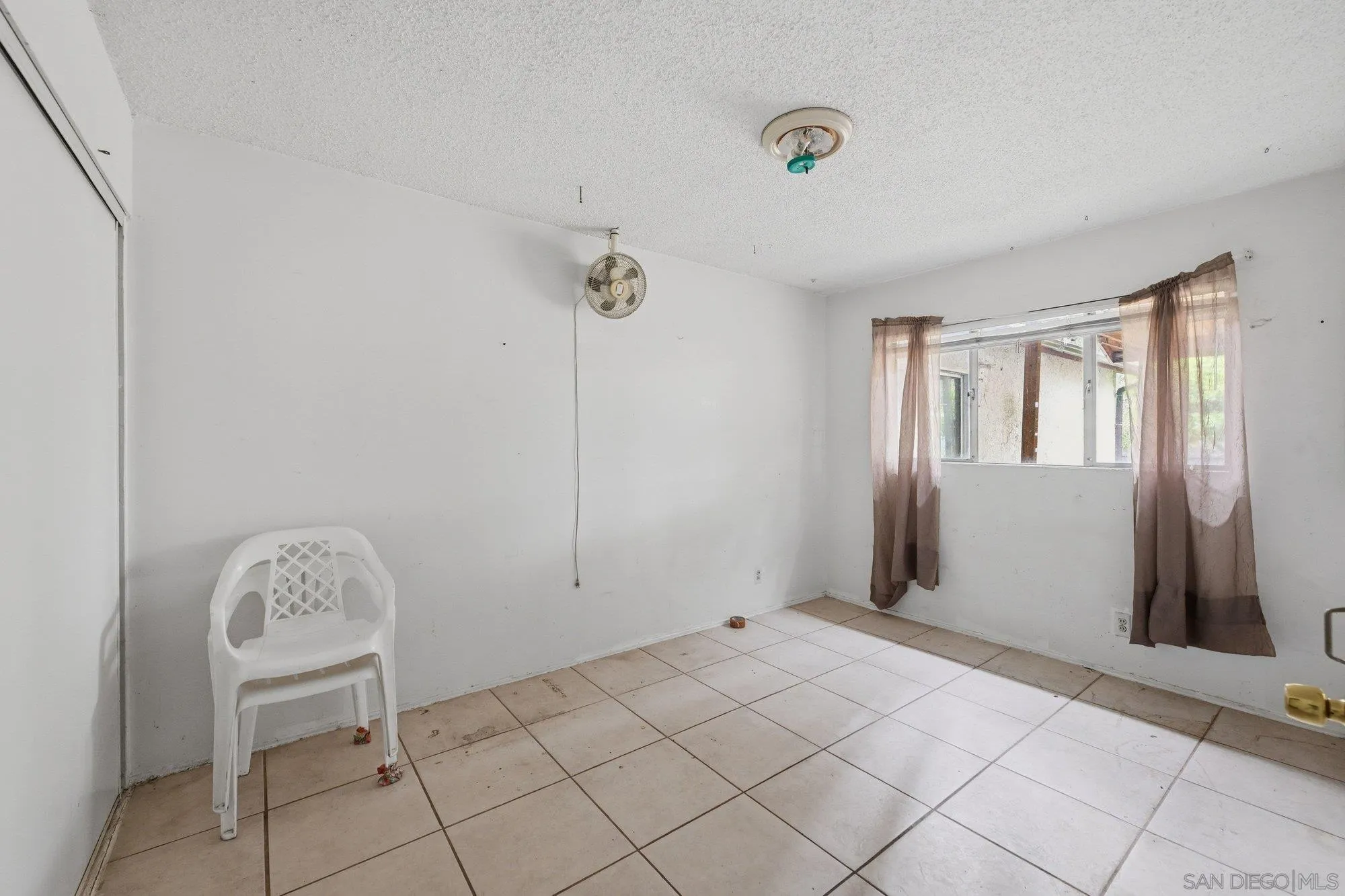 https://cdn.realtyfeed.com/cdn/127/260013992/69ee5d4ef27b2839f690dc75d80348fb.webp