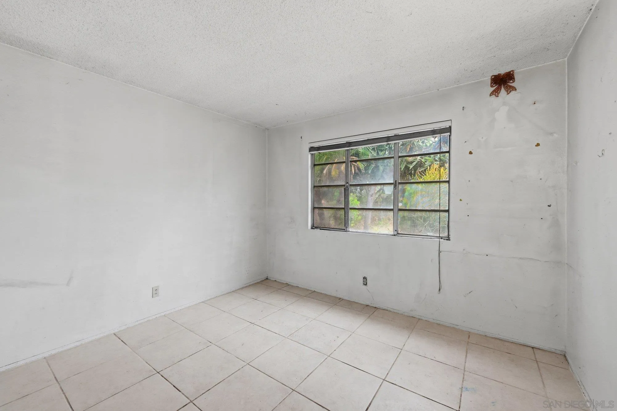 https://cdn.realtyfeed.com/cdn/127/260013992/7af53d1826ca6395bc8068a457af2886.webp