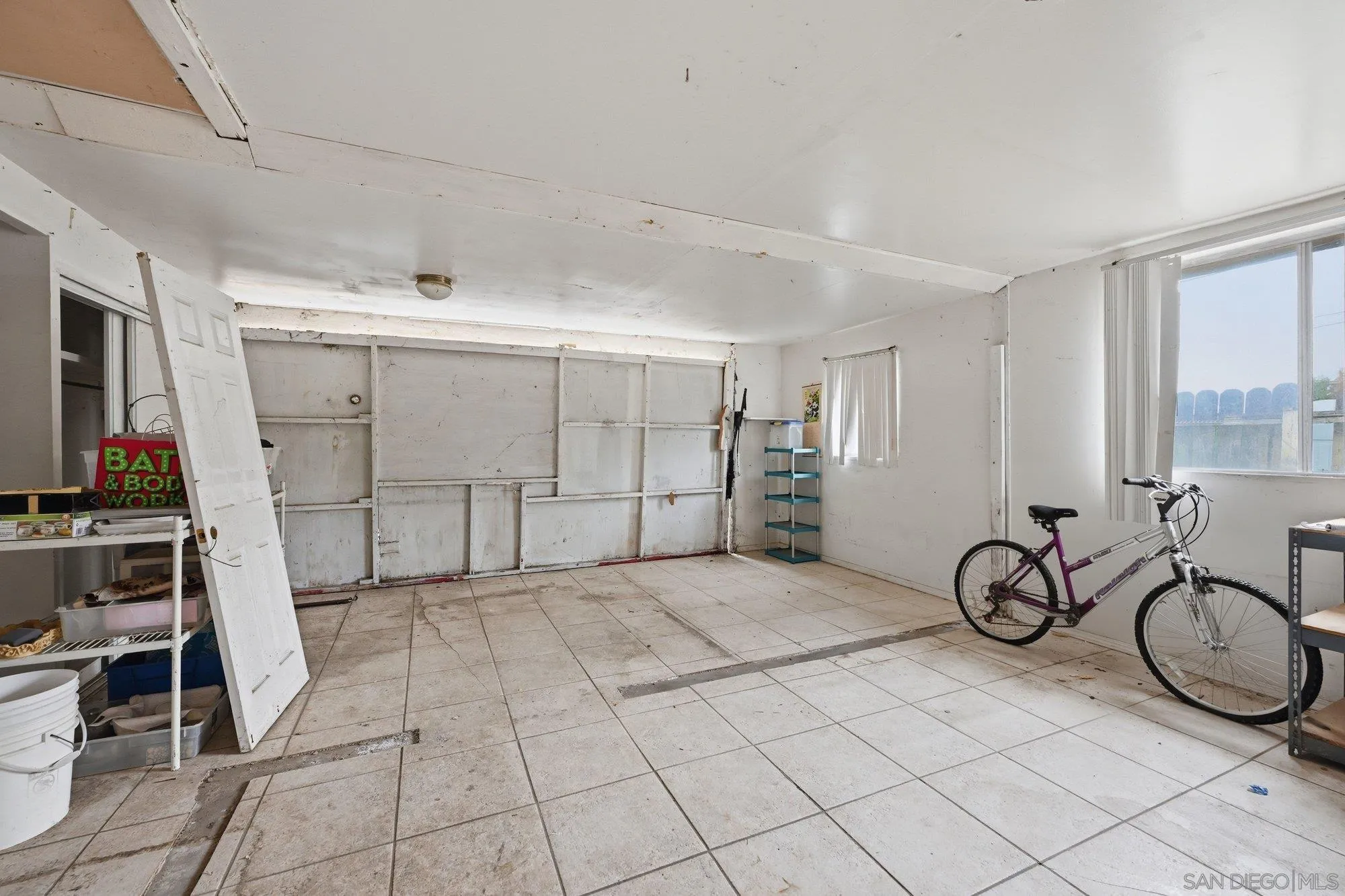 https://cdn.realtyfeed.com/cdn/127/260013992/a394084618d95fc0dfde54a7536dfe1c.webp