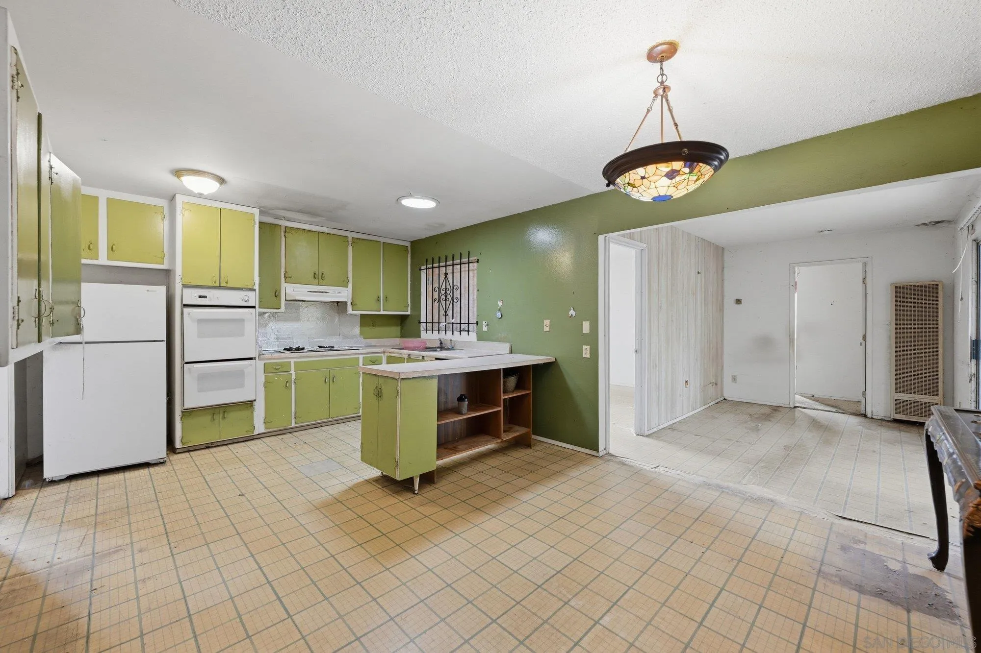 https://cdn.realtyfeed.com/cdn/127/260013992/be64a604d8756f4ea648eb70e1e8bc38.webp