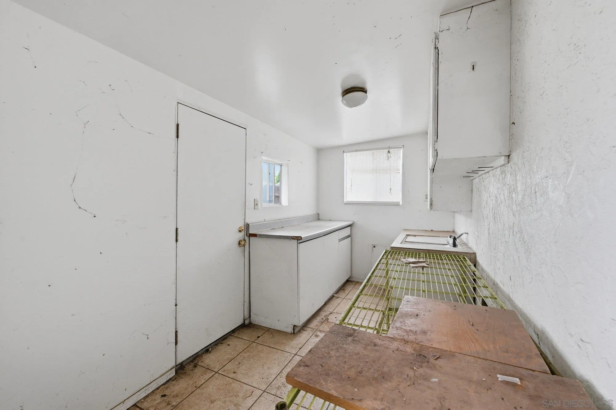 https://cdn.realtyfeed.com/cdn/127/260013992/fb36ee11dff4212abe9132318bd82d38.webp