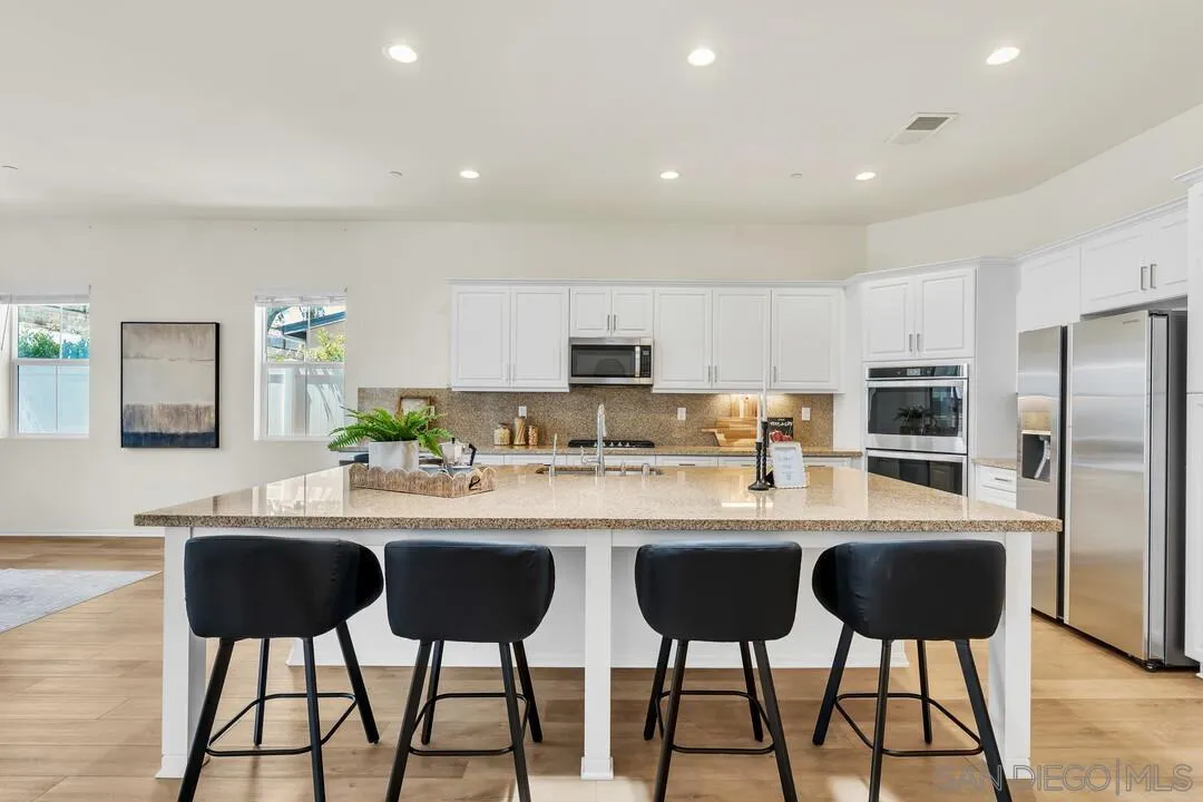 https://cdn.realtyfeed.com/cdn/127/260013994/2a25eb89179dae09ca93b962ce25f440.webp