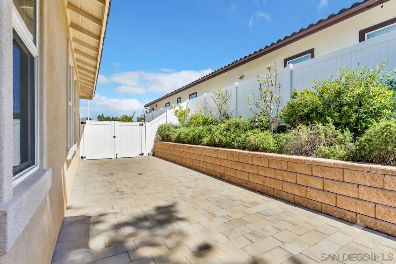 https://cdn.realtyfeed.com/cdn/127/260013994/51c298cb075765966989ff1b16acf090.webp