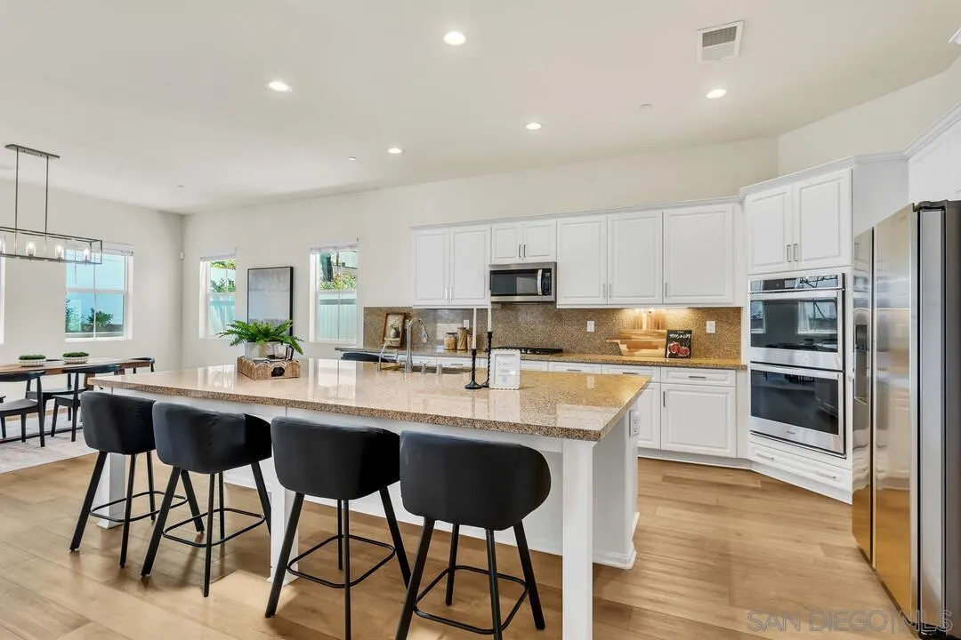 https://cdn.realtyfeed.com/cdn/127/260013994/cd763f012586c11d4620a71cbc067d60.webp