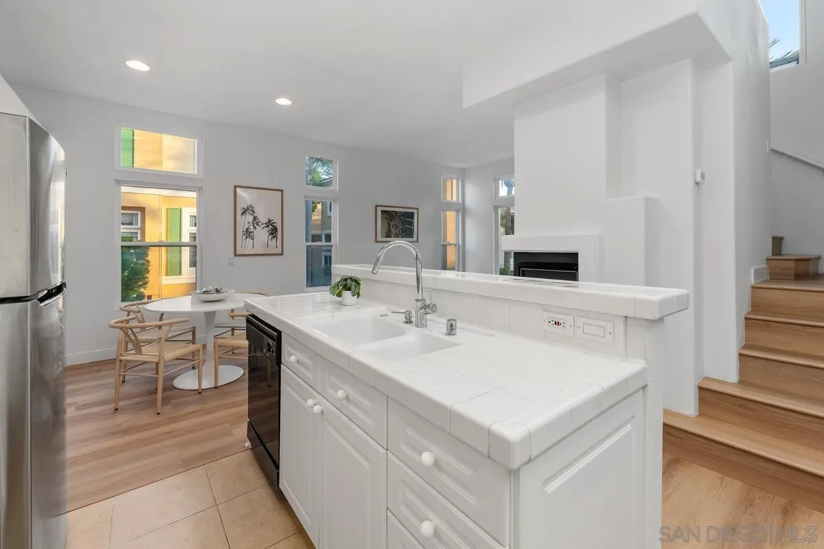 https://cdn.realtyfeed.com/cdn/127/260013995/950ee8c6d9f2fe9b70df74666e946ff3.webp