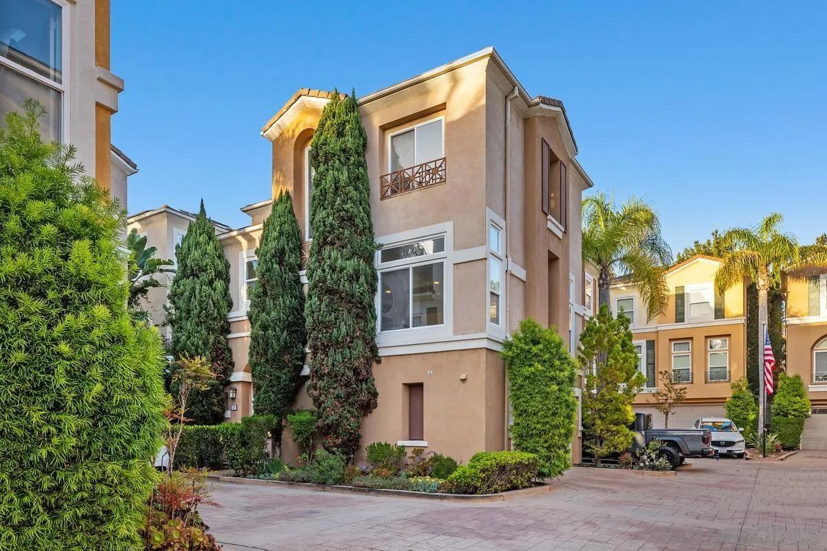 https://cdn.realtyfeed.com/cdn/127/260013995/f30d6208bdd2cf771cb81d04bb2da369.webp