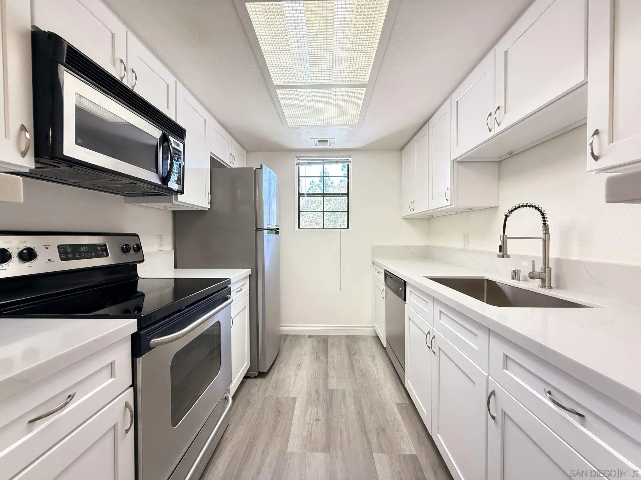 Photo #1: 260013996 Listing: Photo #1