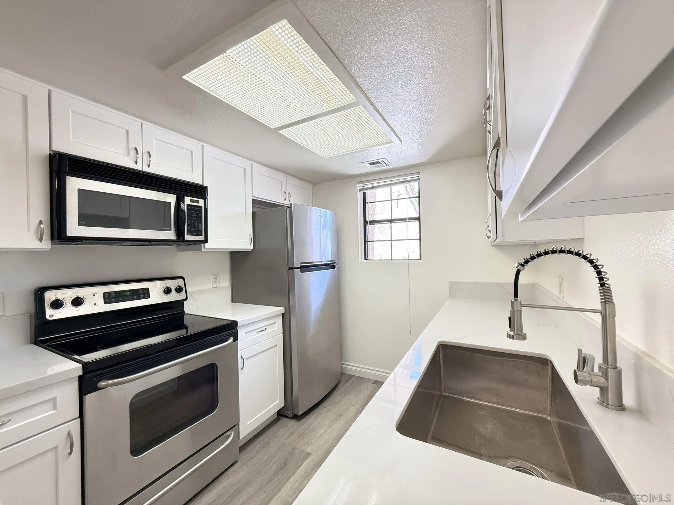 Photo #12: 260013996 Listing: Photo #12