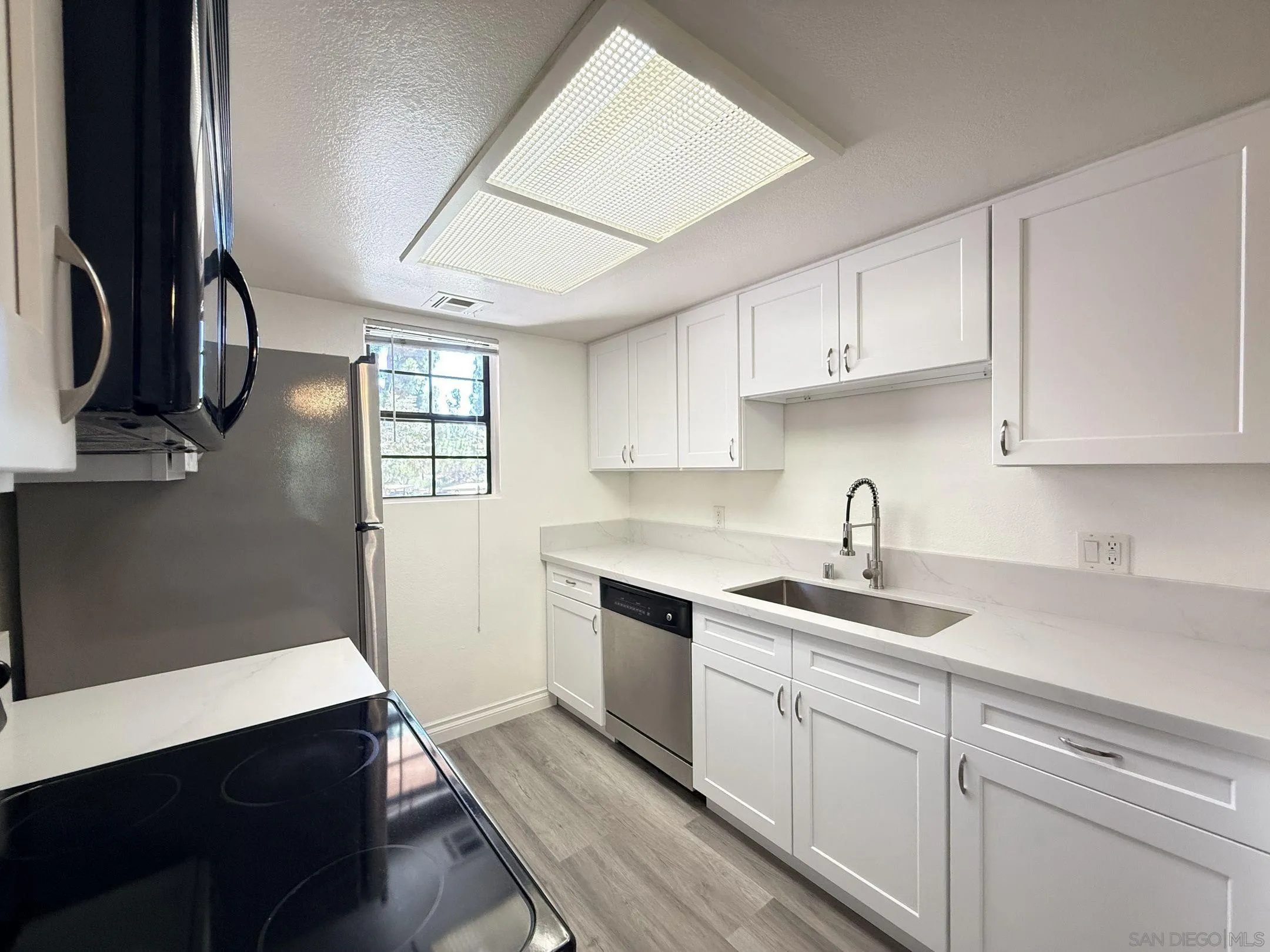 Photo #11: 260013996 Listing: Photo #11