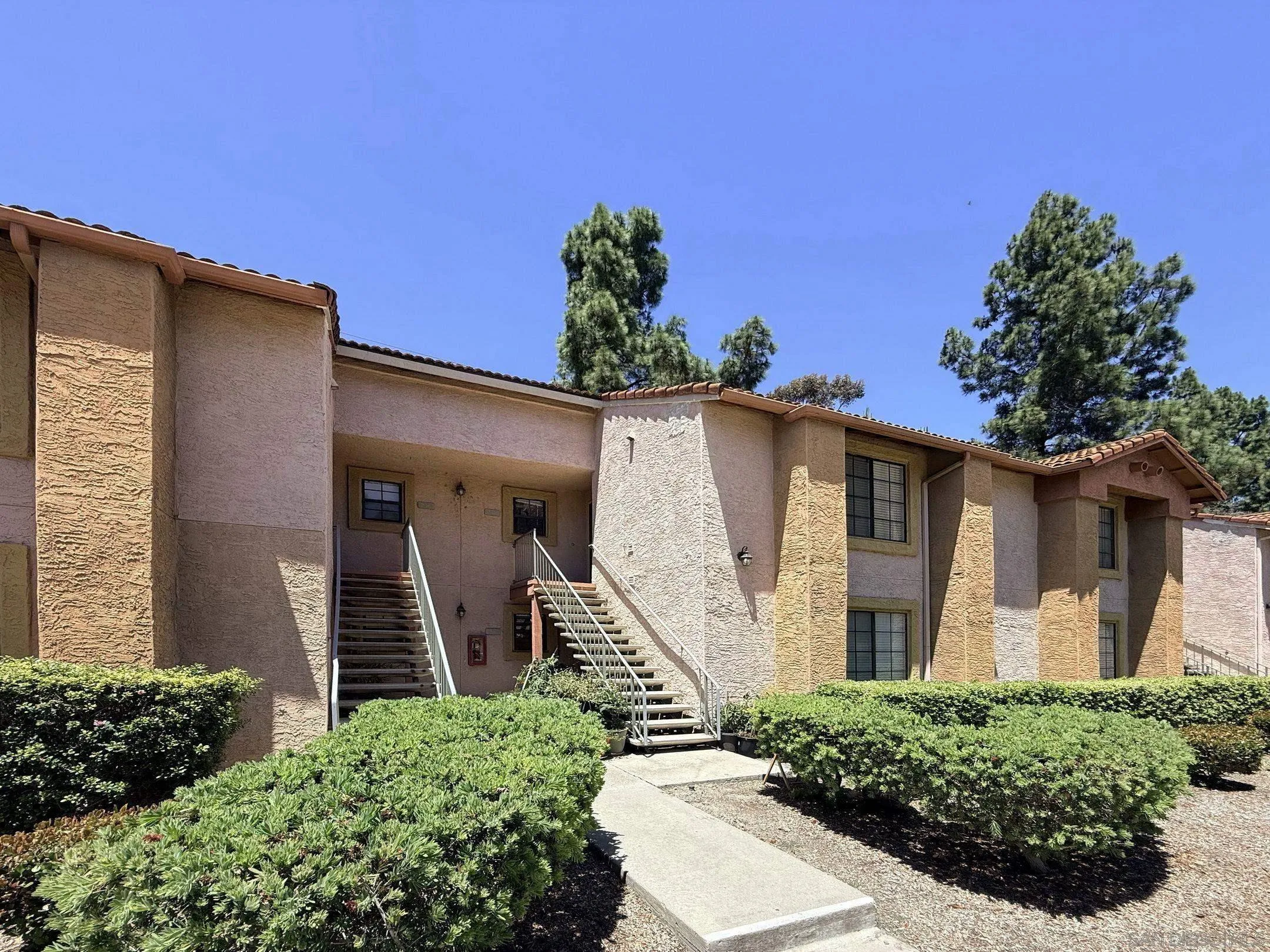 Photo #3: 260013996 Listing: Photo #3
