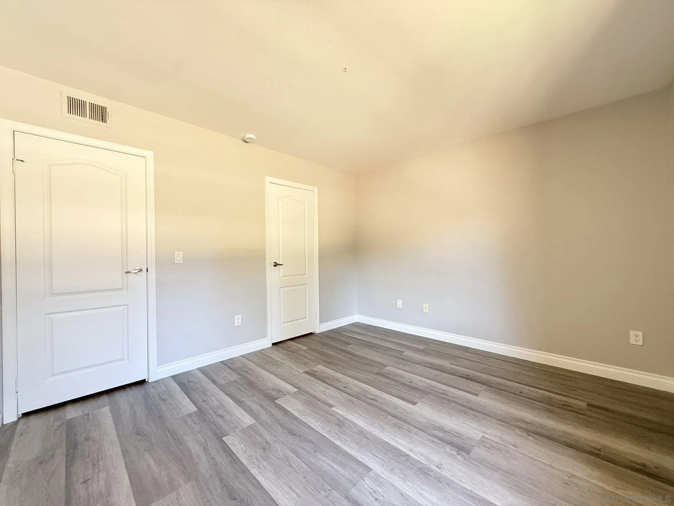 Photo #21: 260013996 Listing: Photo #21