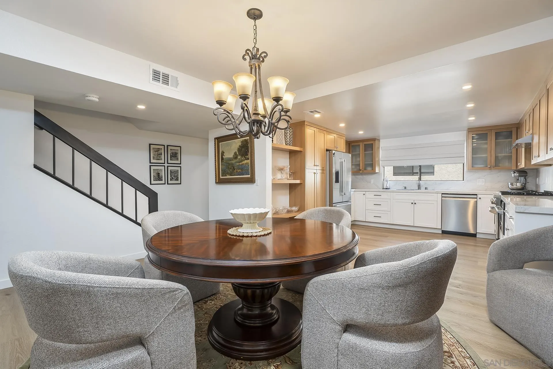 https://cdn.realtyfeed.com/cdn/127/260013999/383cd66d38f35e9cdbfed681b02d1b27.webp