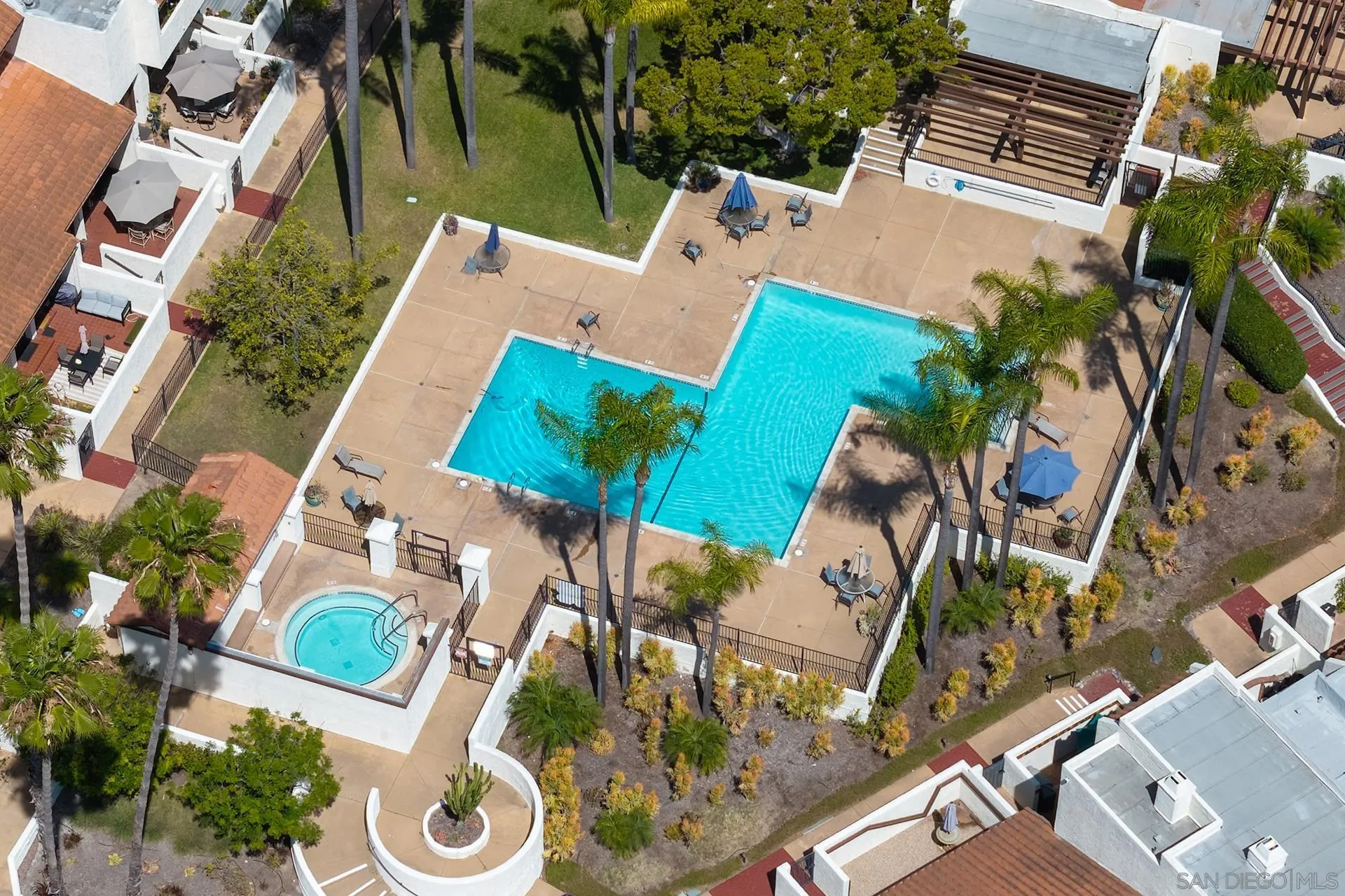 https://cdn.realtyfeed.com/cdn/127/260013999/f38eb3632f26879a138278789c56809f.webp