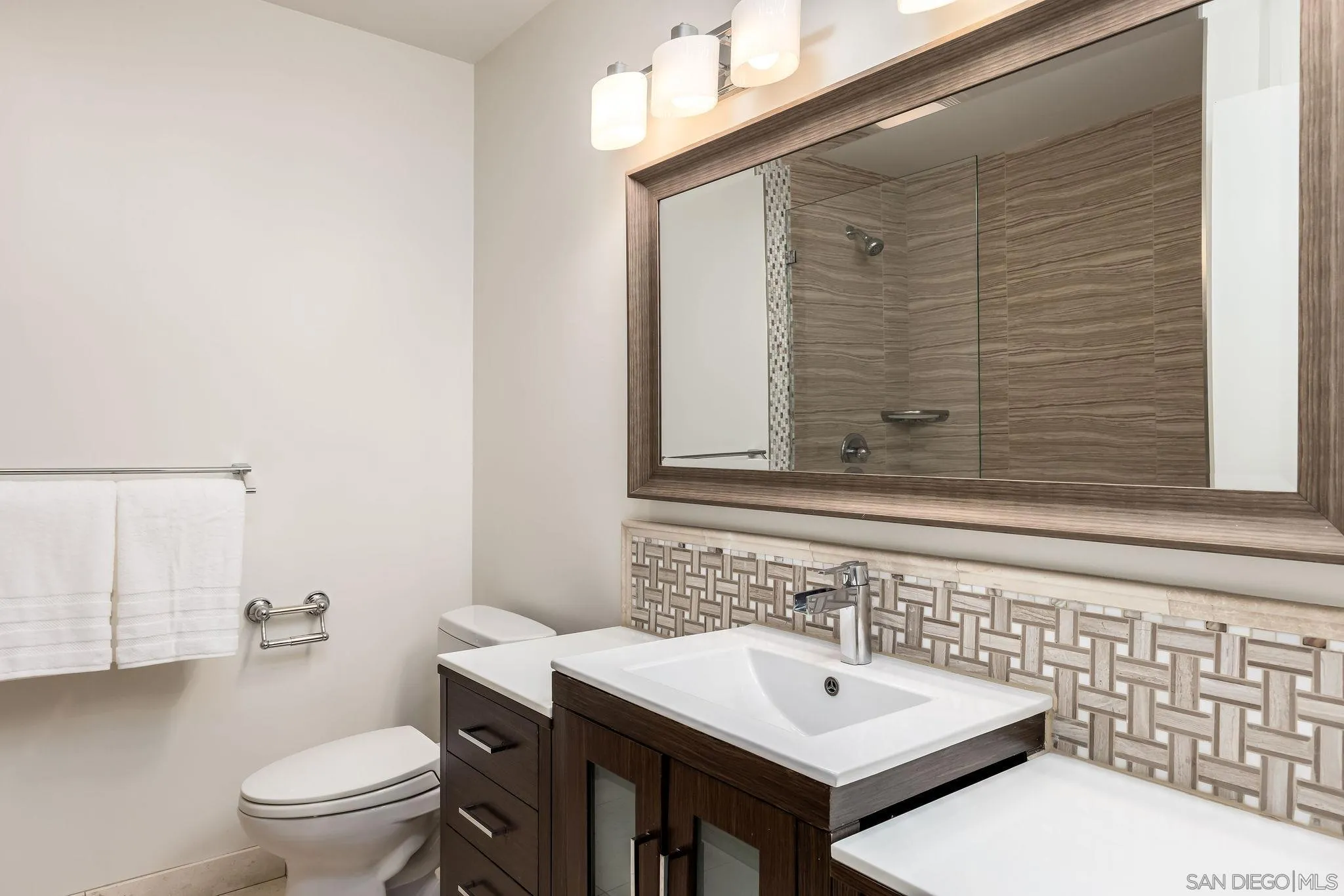 Photo #27: 260014000 Listing: Photo #27