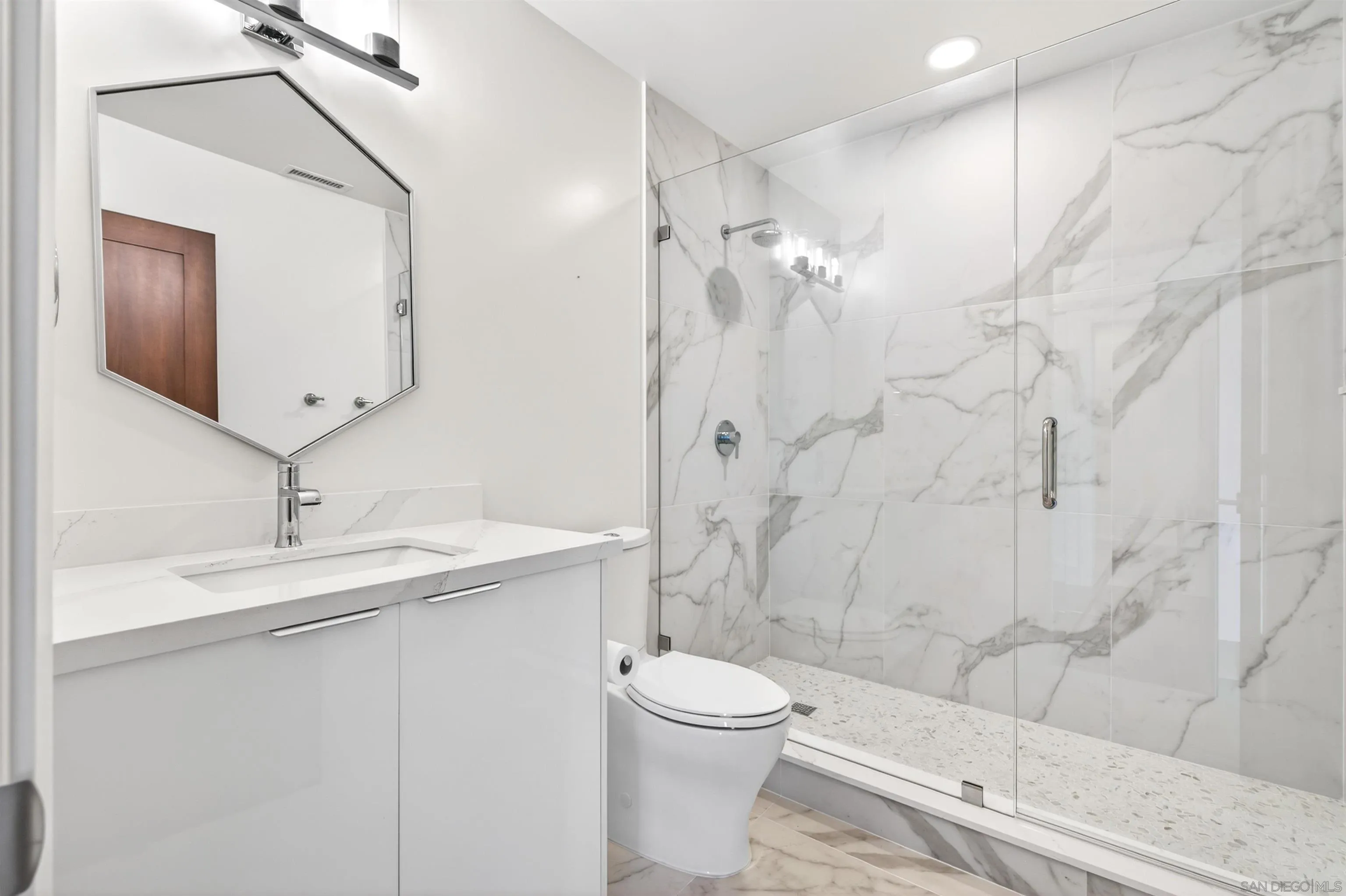 https://cdn.realtyfeed.com/cdn/127/260014003/26cf2ad16423fe356d732e02daa927df.webp