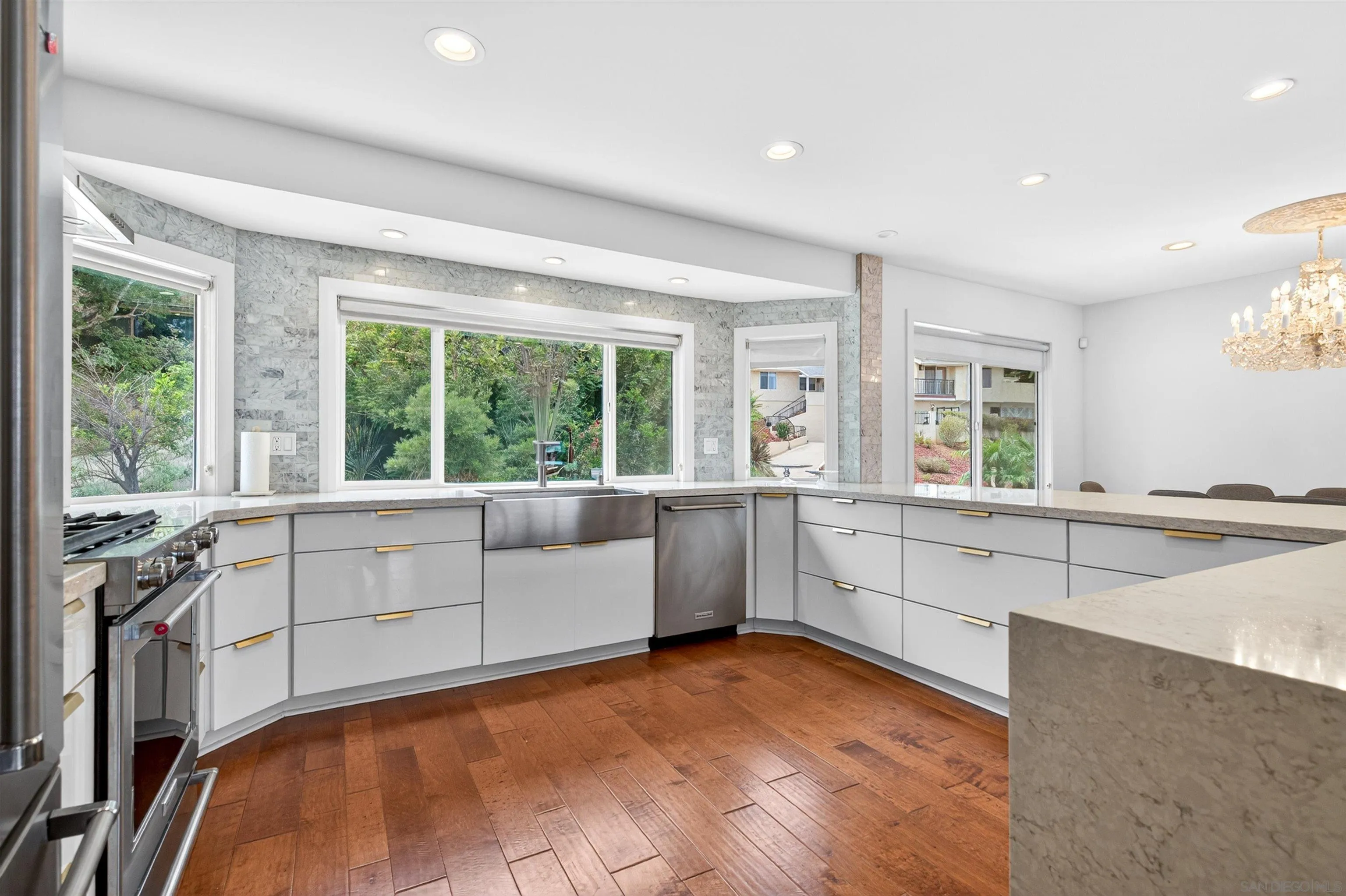 https://cdn.realtyfeed.com/cdn/127/260014003/b8deccdb2be753459bfed29816546c45.webp