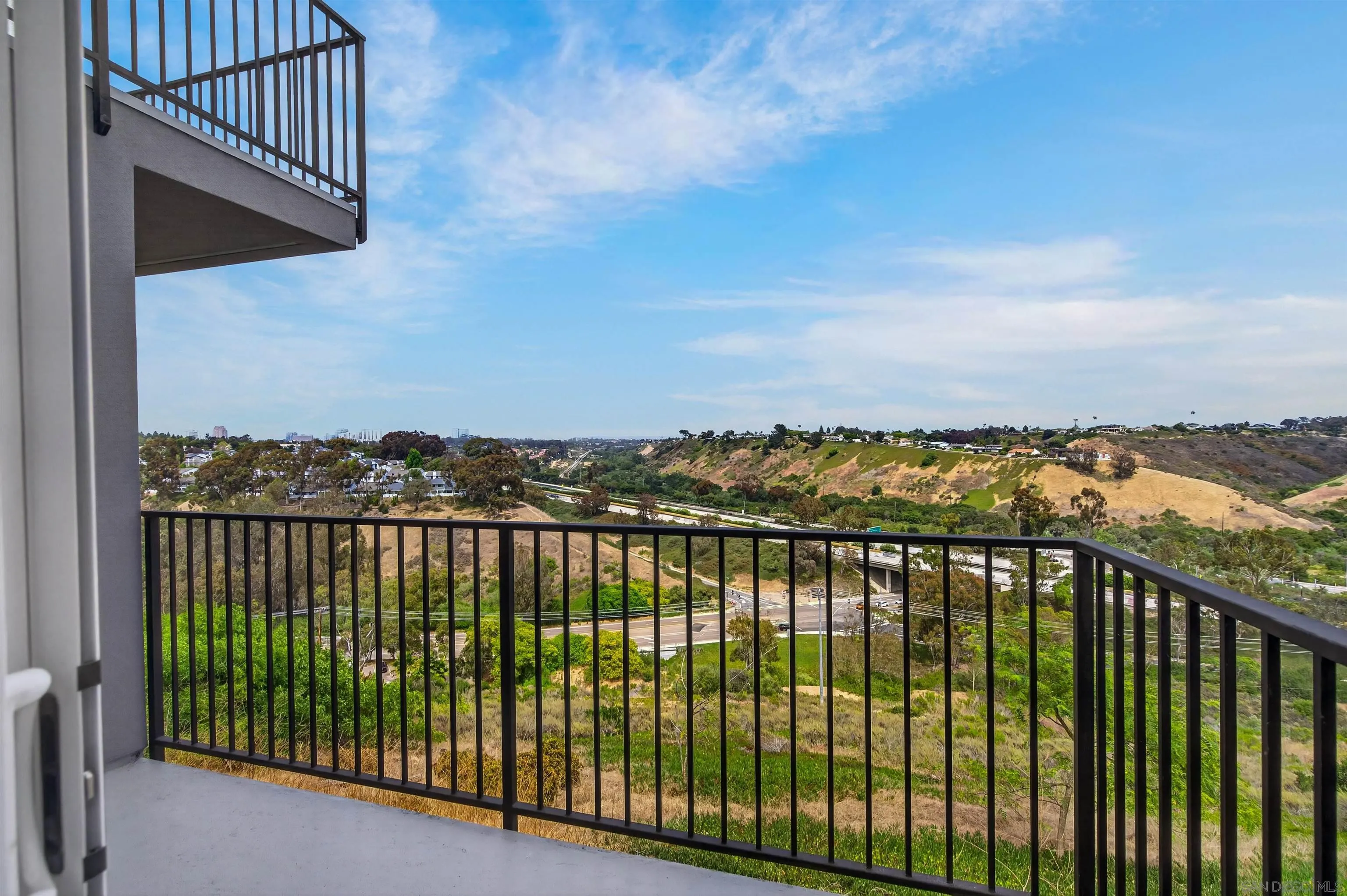https://cdn.realtyfeed.com/cdn/127/260014003/d401228c48cedc5d4257656966ea3a49.webp