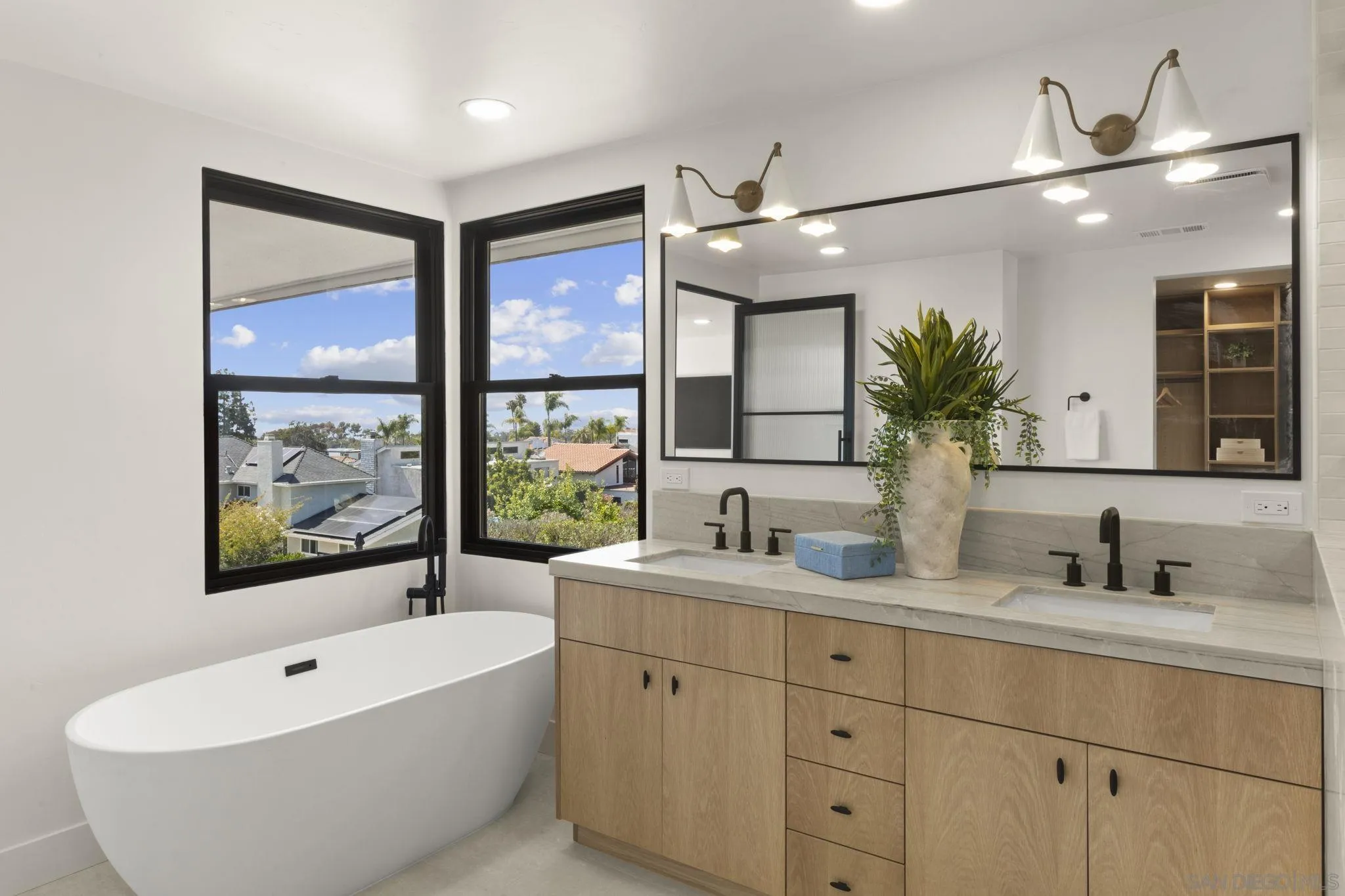 https://cdn.realtyfeed.com/cdn/127/260014005/06904ac13b507754ceb66cb7f3d87467.webp