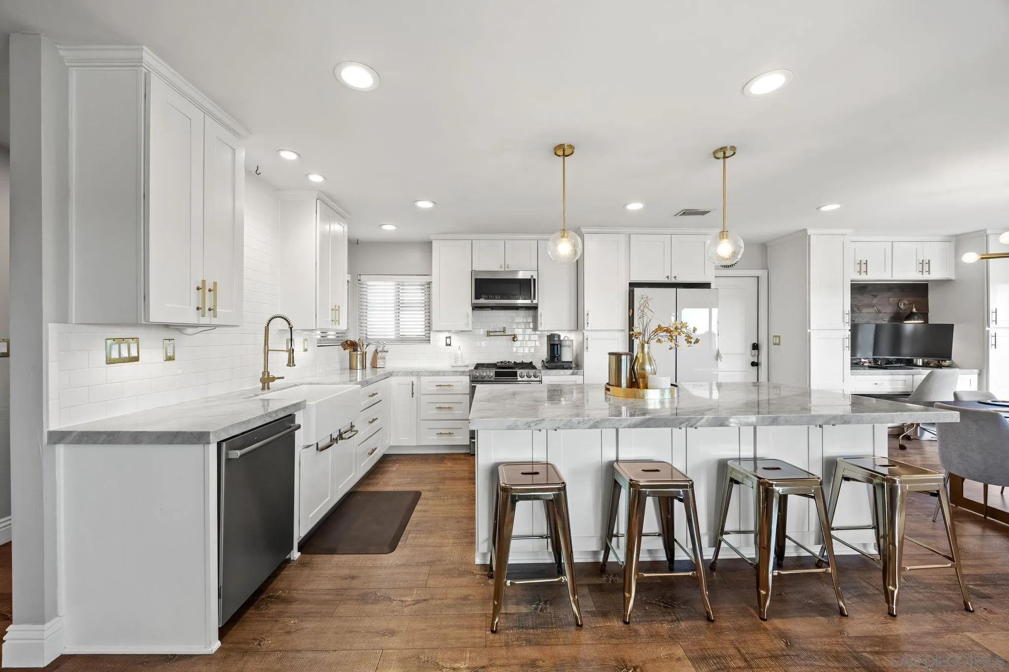 https://cdn.realtyfeed.com/cdn/127/260014006/10b1aa2a6943e6dbc2c881d8b6c88e83.webp