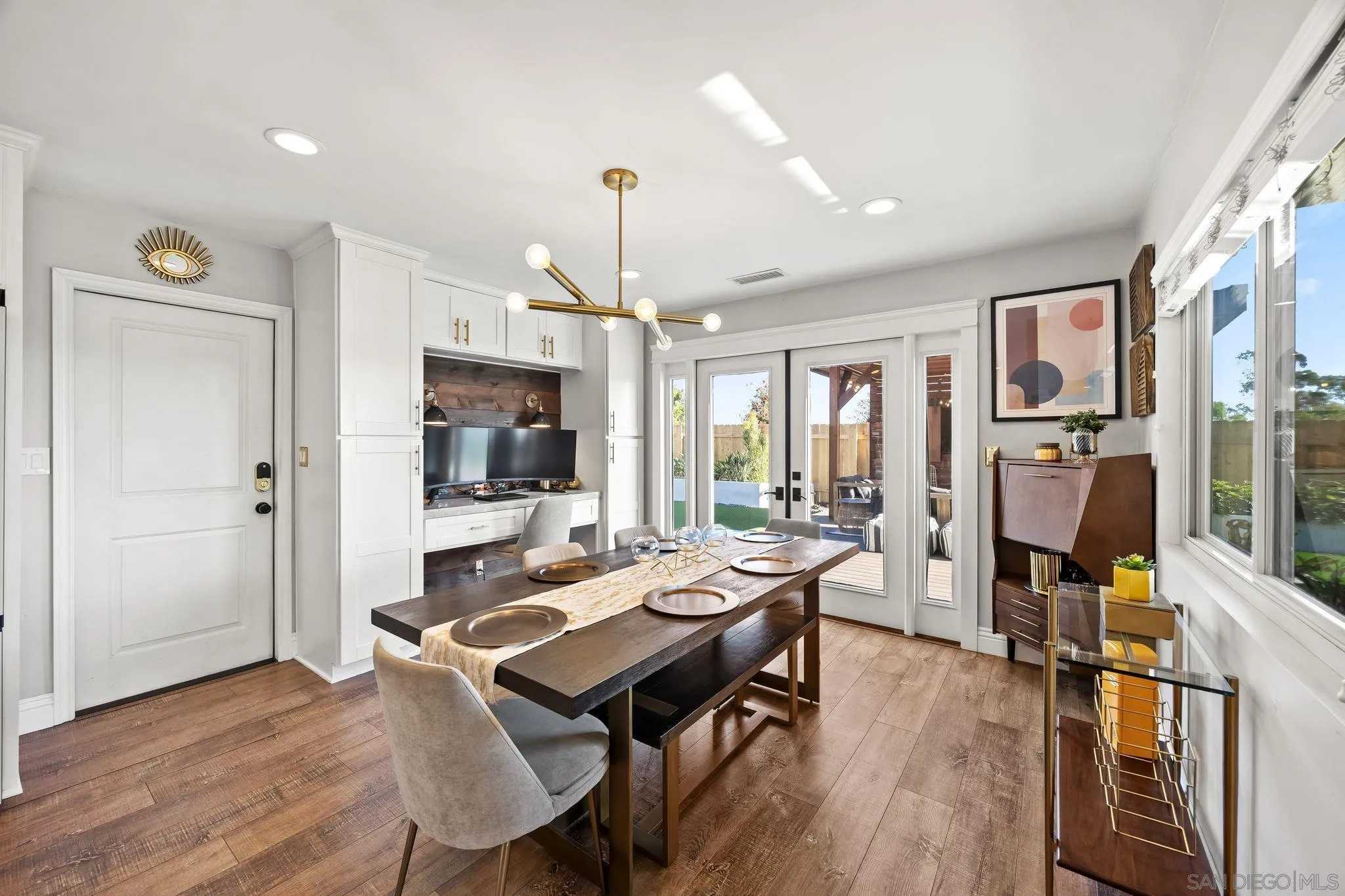 https://cdn.realtyfeed.com/cdn/127/260014006/1112d72ec274bd9a98ea18f199448bec.webp