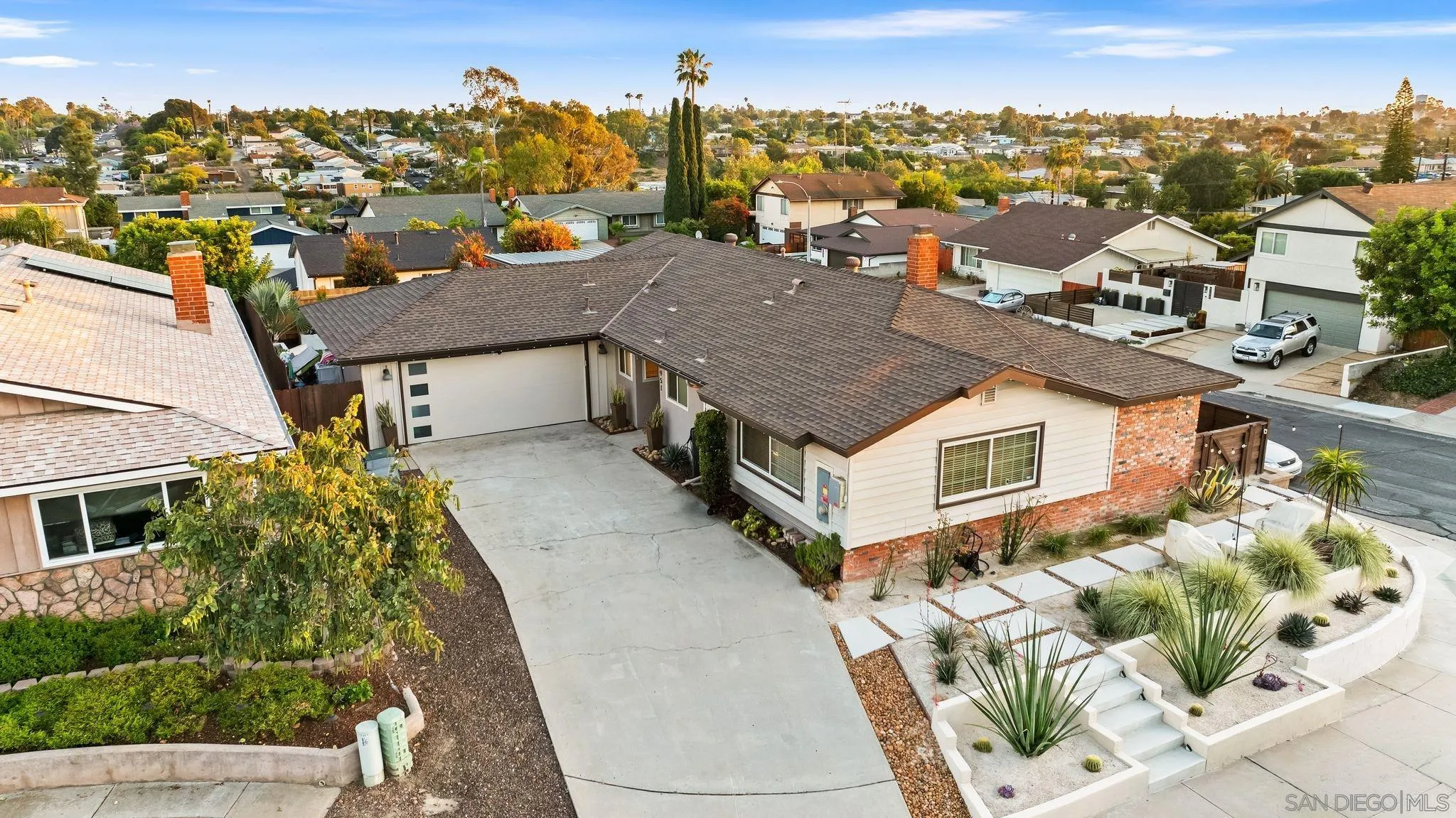 https://cdn.realtyfeed.com/cdn/127/260014006/35a3c055a864fc0cd54e66b07b4047a4.webp
