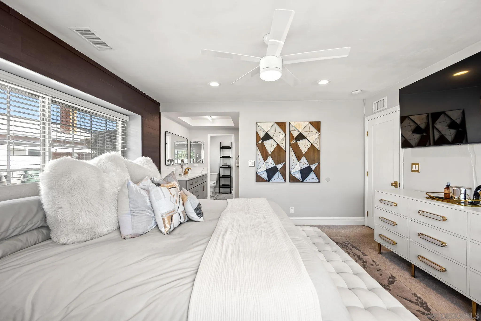 https://cdn.realtyfeed.com/cdn/127/260014006/4829ad37e16455529da9fcc0055edc0a.webp