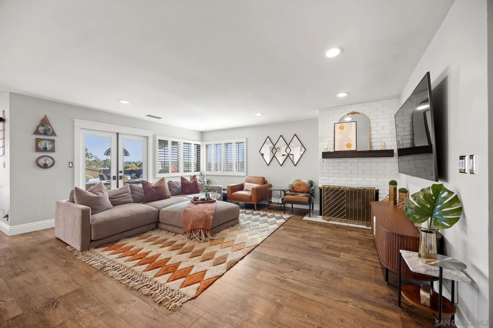 https://cdn.realtyfeed.com/cdn/127/260014006/5e4ab41a36986741e06df8f0205114b2.webp