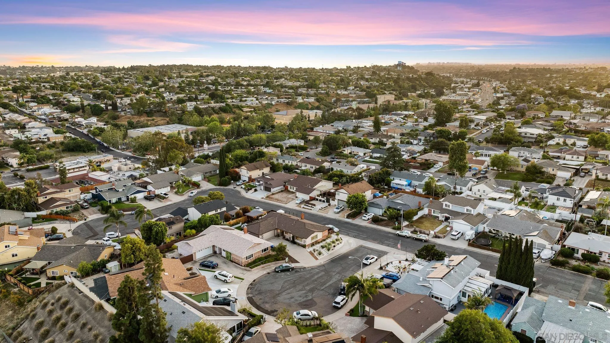 https://cdn.realtyfeed.com/cdn/127/260014006/5ed49414662e4b39d21a0bb01a090b68.webp
