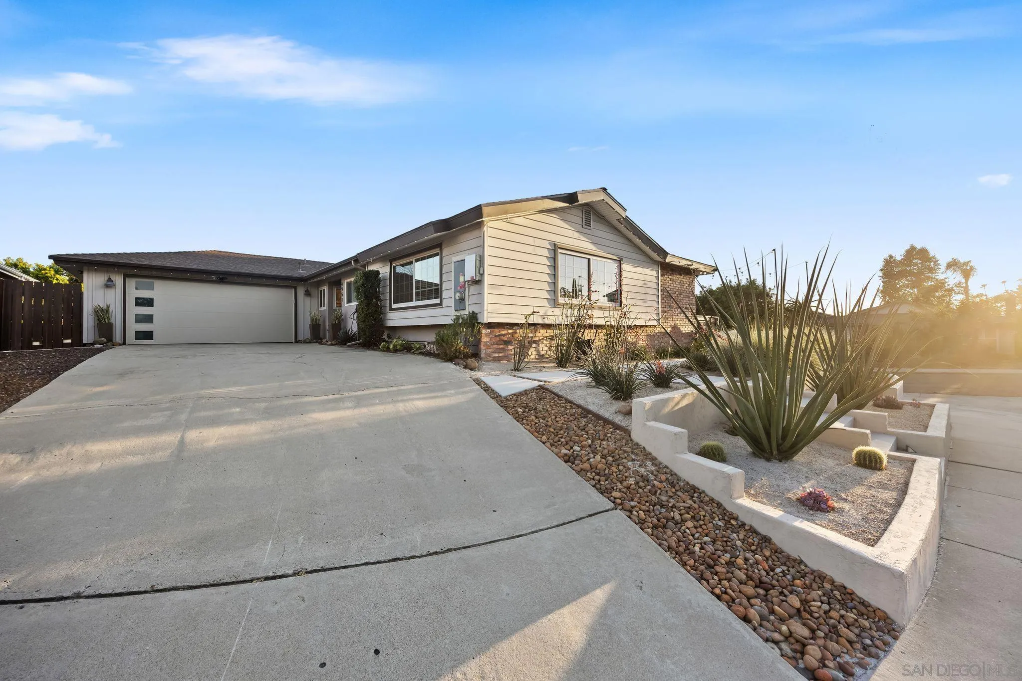 https://cdn.realtyfeed.com/cdn/127/260014006/99182de1d4e7d3c48ef7bfa2c00c693e.webp