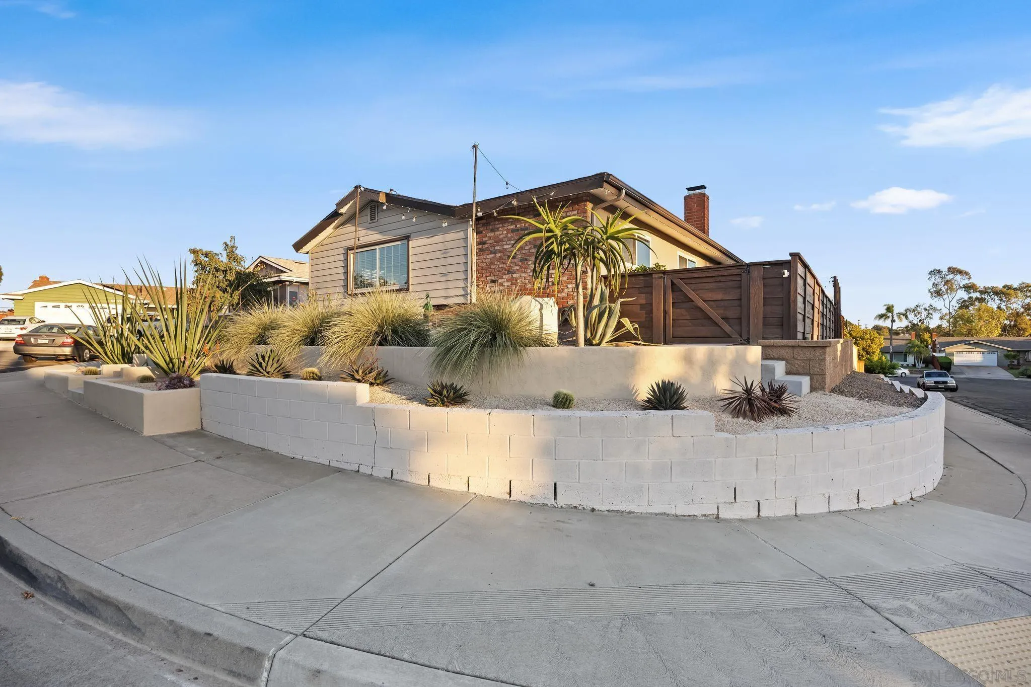 https://cdn.realtyfeed.com/cdn/127/260014006/a583d1cd3d4b4a1aa0e24e9e93b60922.webp