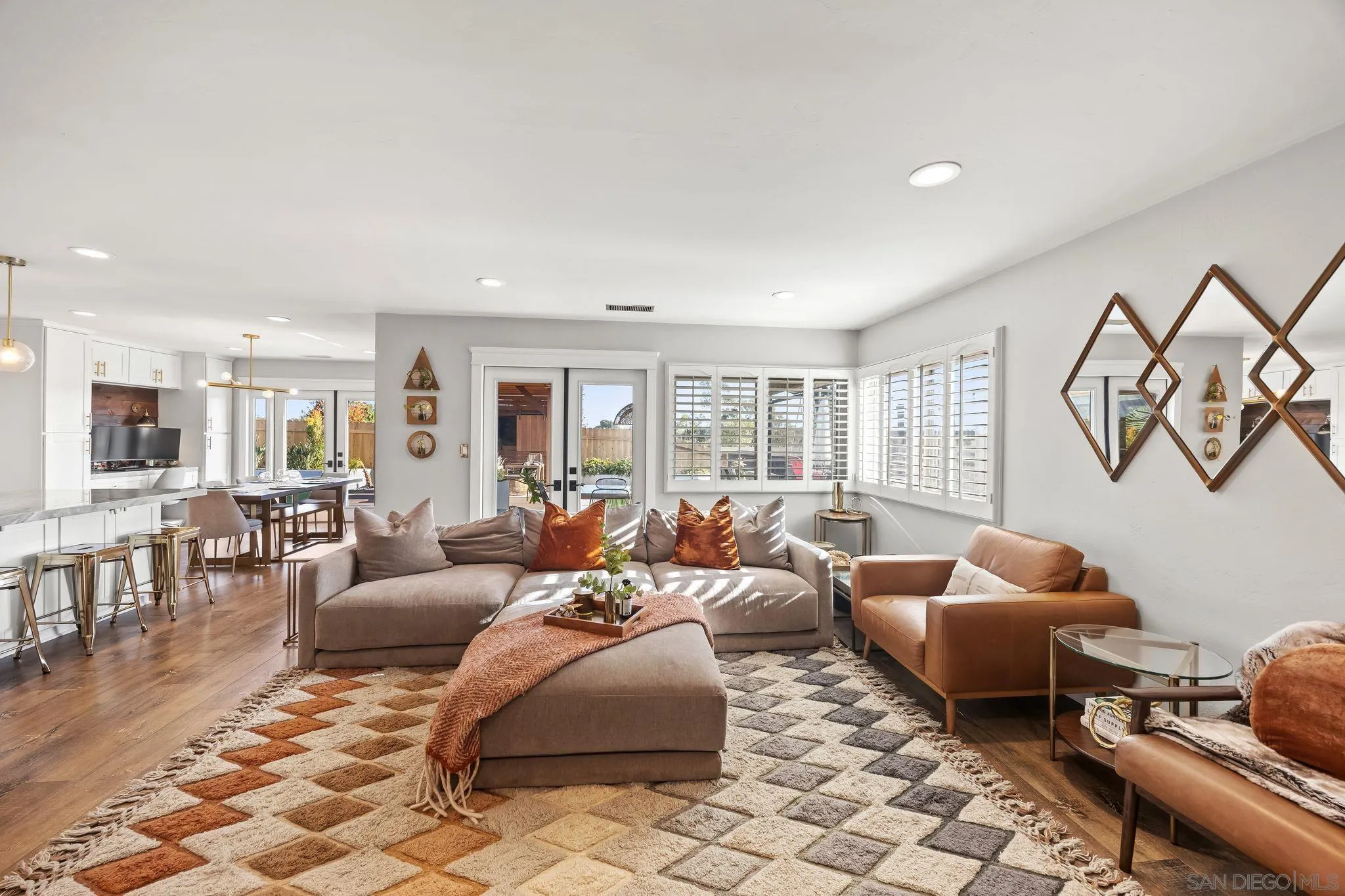 https://cdn.realtyfeed.com/cdn/127/260014006/d17a8328ac044f273ba46ad799861aa2.webp
