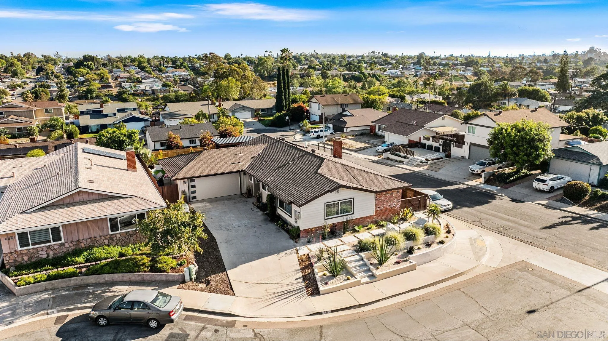 https://cdn.realtyfeed.com/cdn/127/260014006/e3da0a8d4e88204ed41604d9740d0454.webp