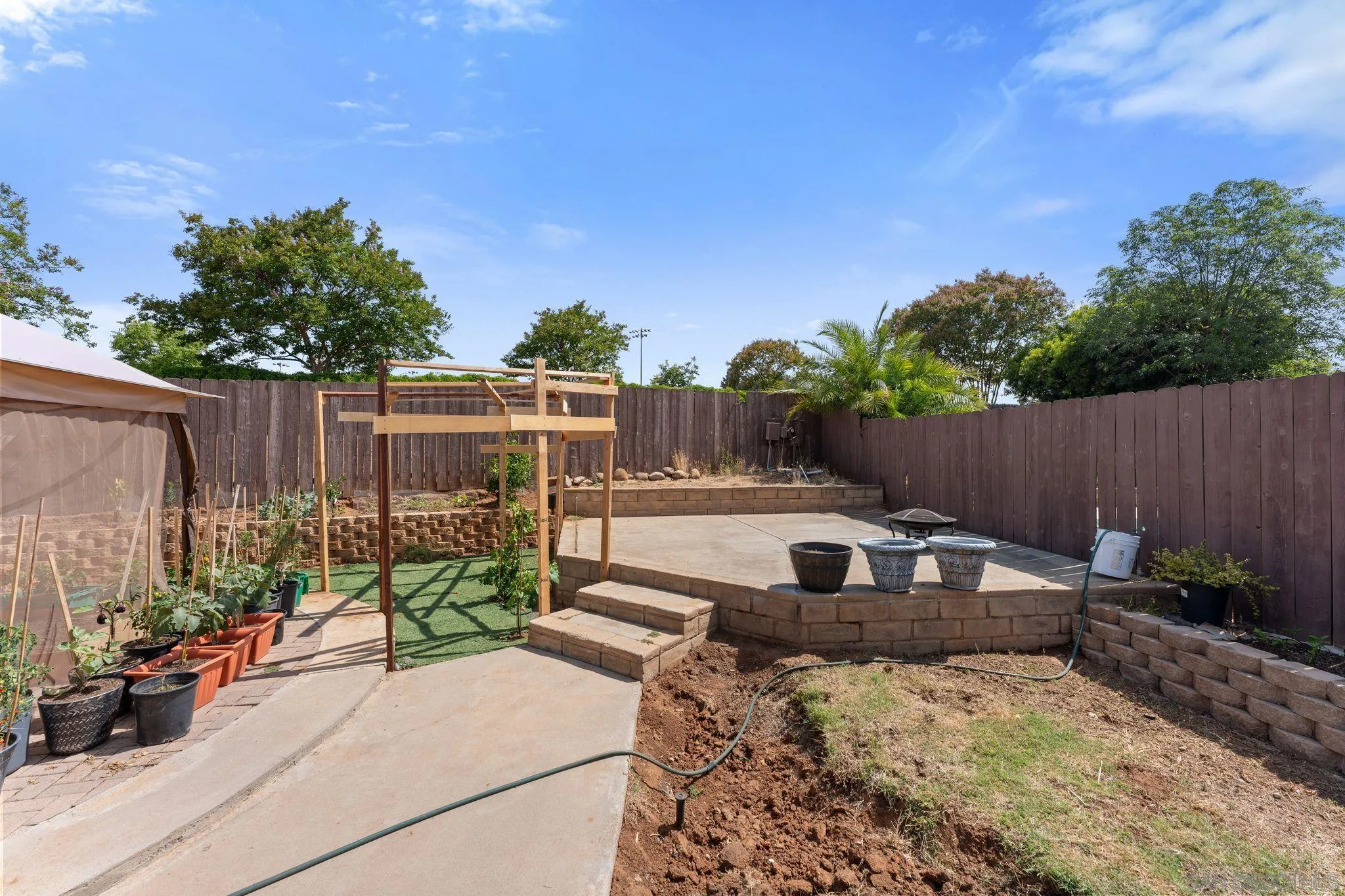 https://cdn.realtyfeed.com/cdn/127/260014011/0651cd0bafadad2de92bdc5ddb272e33.webp