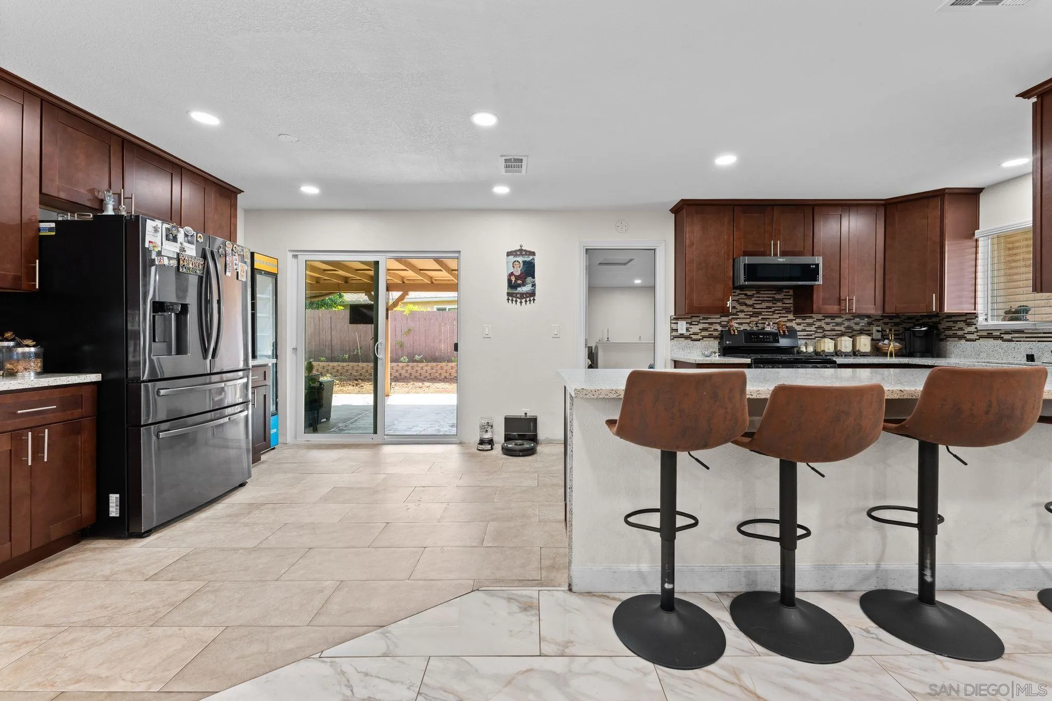 https://cdn.realtyfeed.com/cdn/127/260014011/2143548dade6559d93b22cbe806c73ba.webp