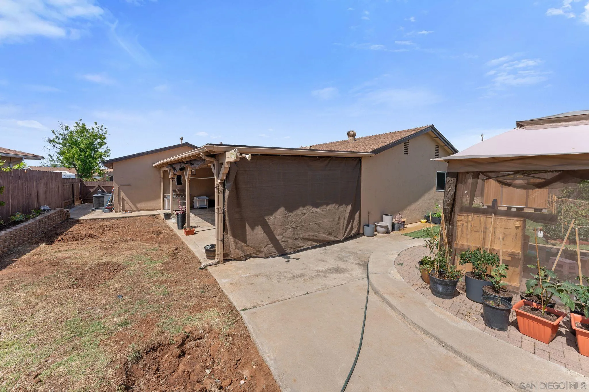 https://cdn.realtyfeed.com/cdn/127/260014011/3103f75516c24dcb30b300ff3639ef12.webp
