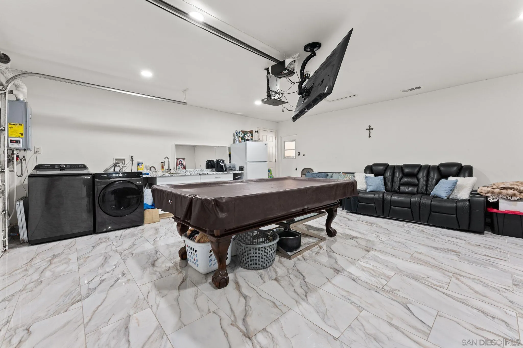 https://cdn.realtyfeed.com/cdn/127/260014011/61513d359e351856944161d94b594ba4.webp