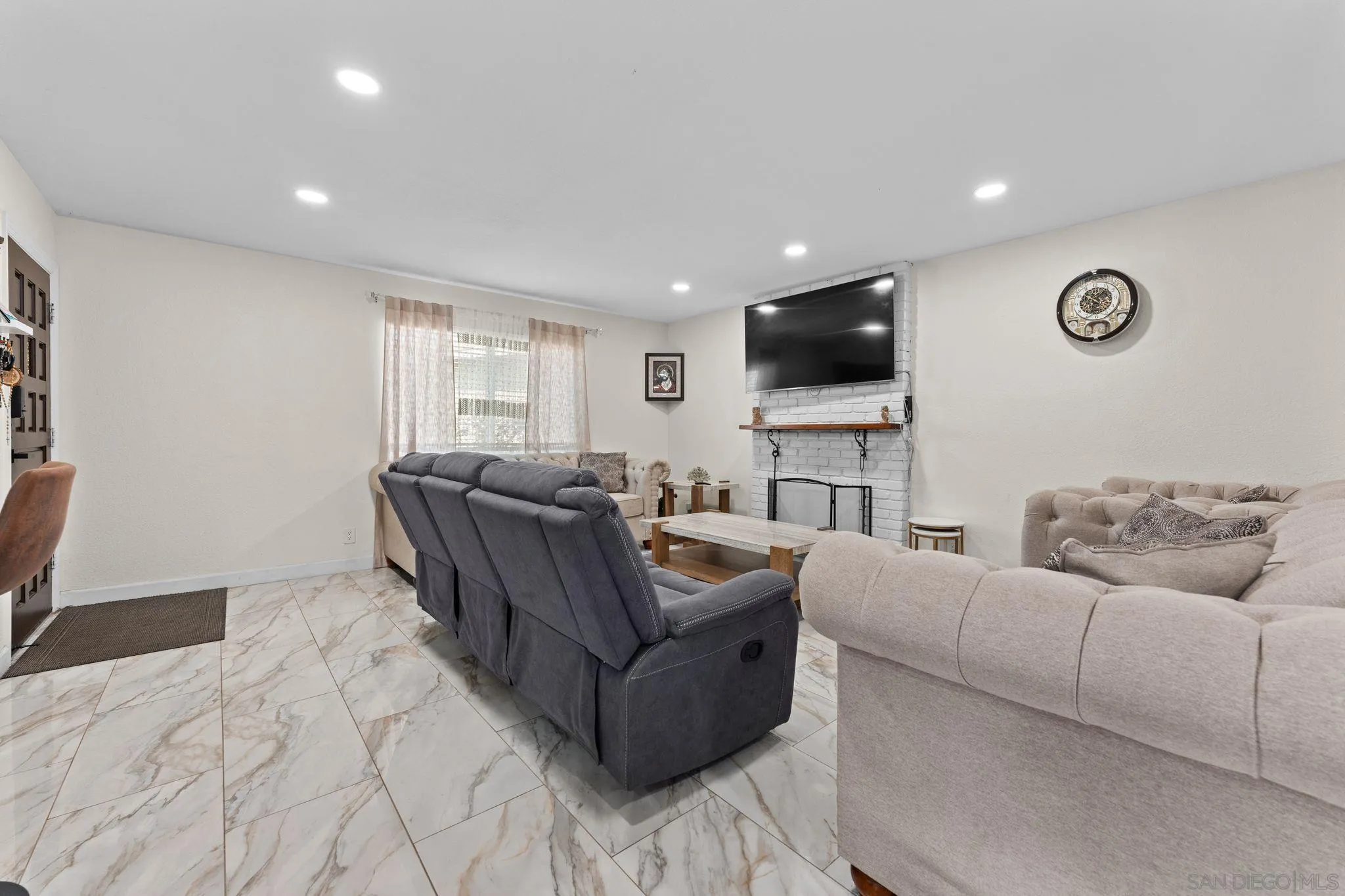 https://cdn.realtyfeed.com/cdn/127/260014011/653dbe8194f15b8958d9a990e9bd5fad.webp