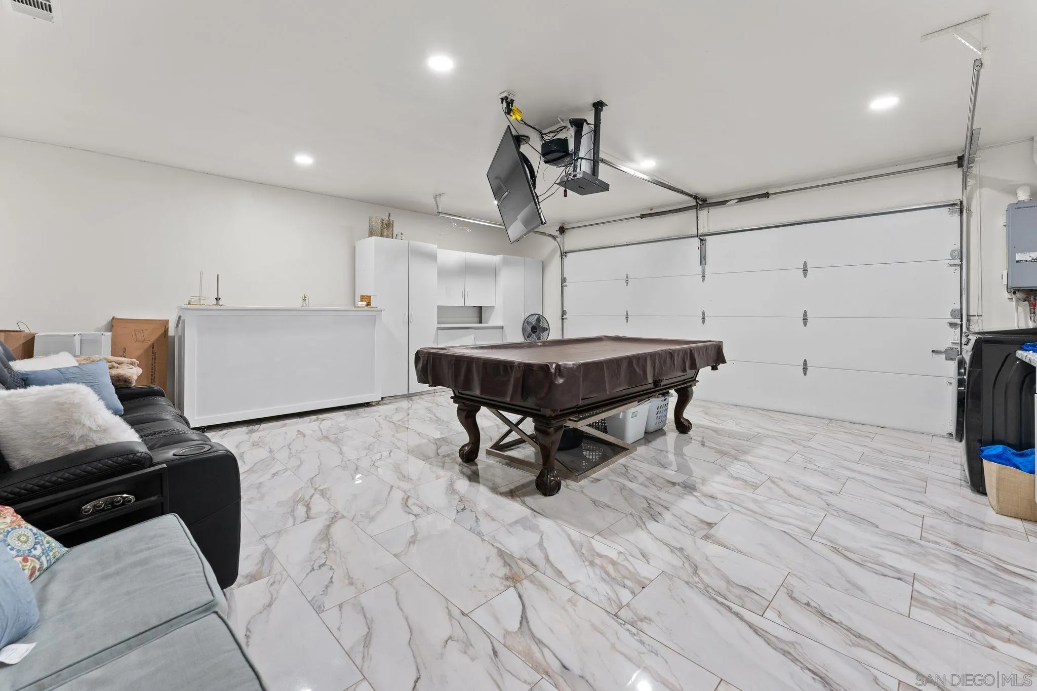 https://cdn.realtyfeed.com/cdn/127/260014011/7ff0235c8f69f9fc8b5b774f16abd081.webp