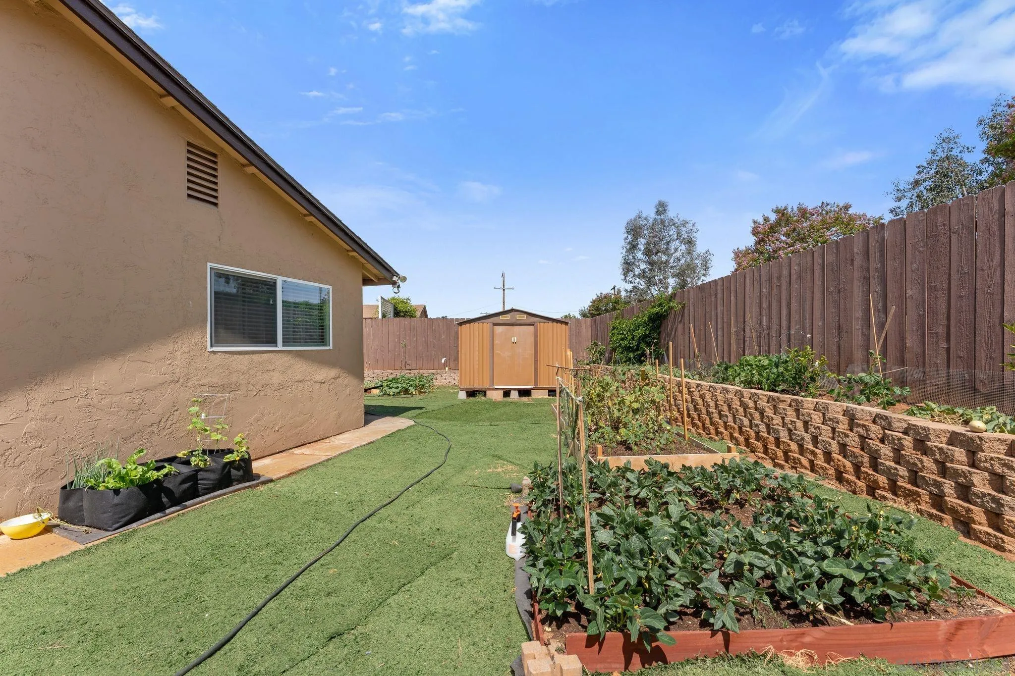 https://cdn.realtyfeed.com/cdn/127/260014011/83cf79e96053fd71f866ed1a60c51160.webp