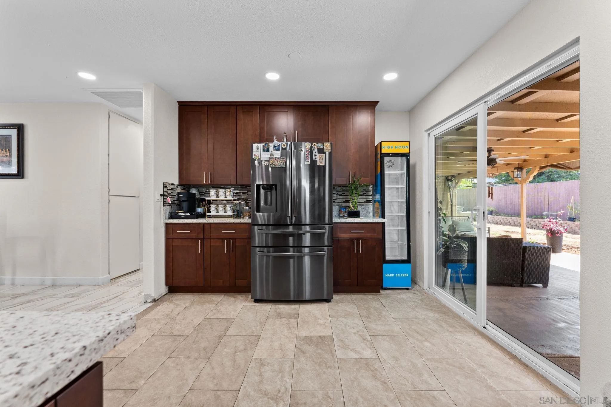 https://cdn.realtyfeed.com/cdn/127/260014011/9c69bb1f5330272061672868dd89f7df.webp
