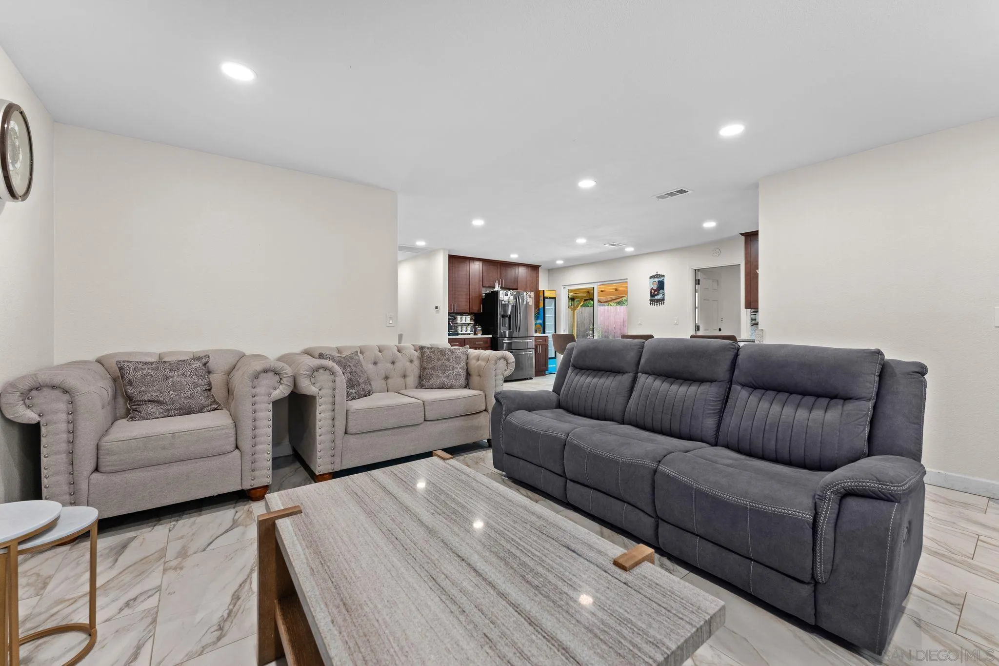 https://cdn.realtyfeed.com/cdn/127/260014011/a074bc12f60cafabddbbe103d0f38f74.webp