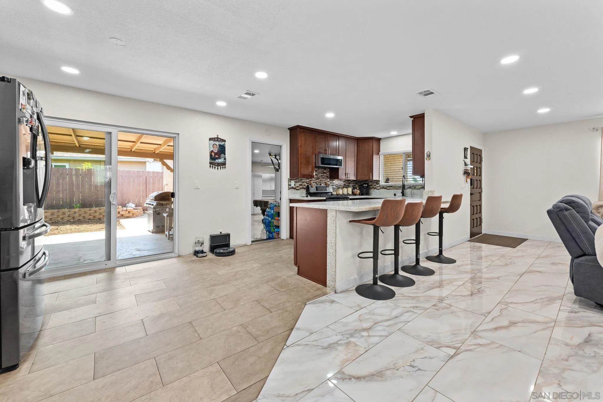 https://cdn.realtyfeed.com/cdn/127/260014011/a7fa8365cca5195a420b677078baf1ef.webp
