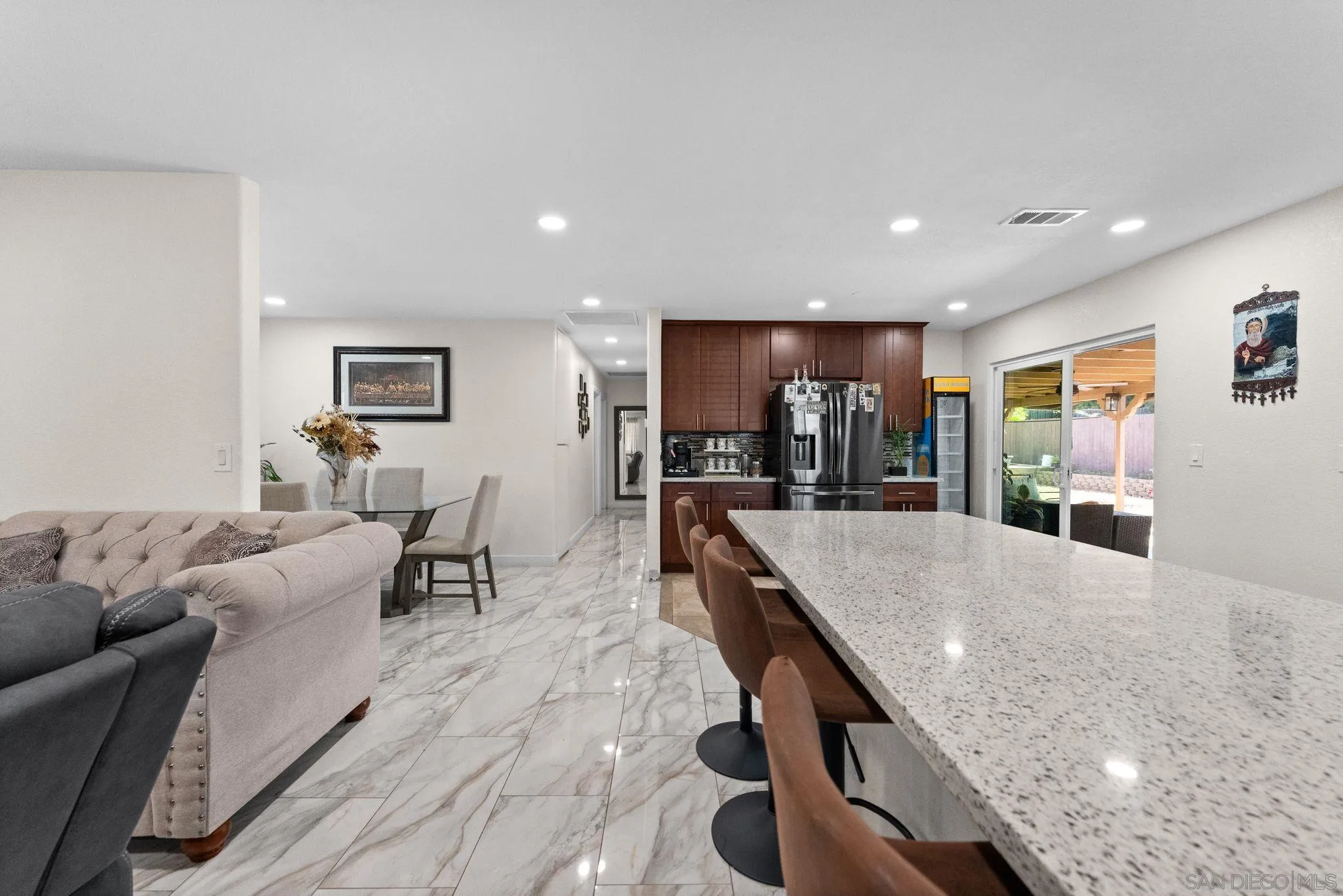 https://cdn.realtyfeed.com/cdn/127/260014011/e2ef911acba970312765c200c107cc9f.webp