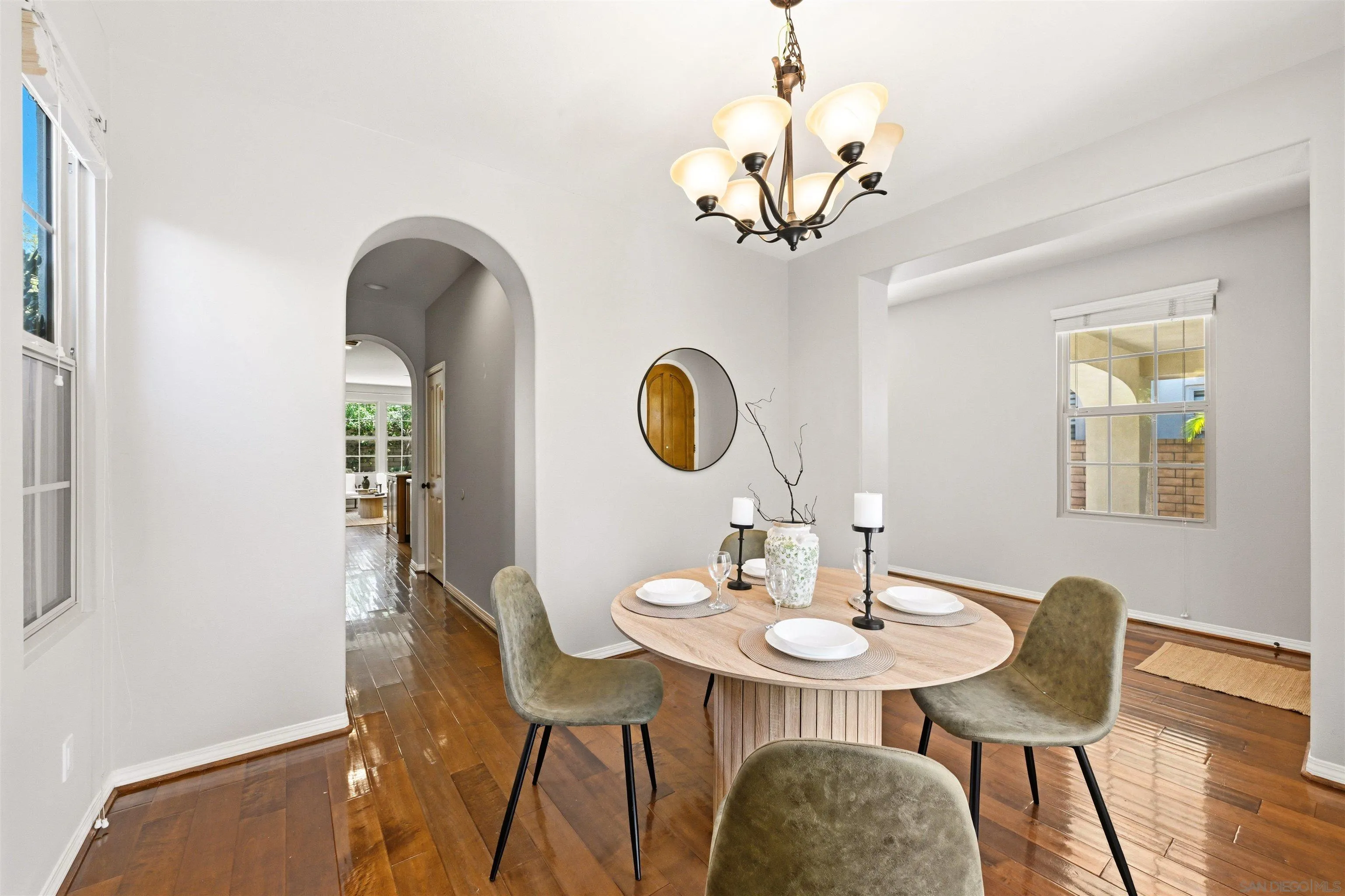 https://cdn.realtyfeed.com/cdn/127/260014013/43a2224d399cfd68c6a46a9f8842901f.webp