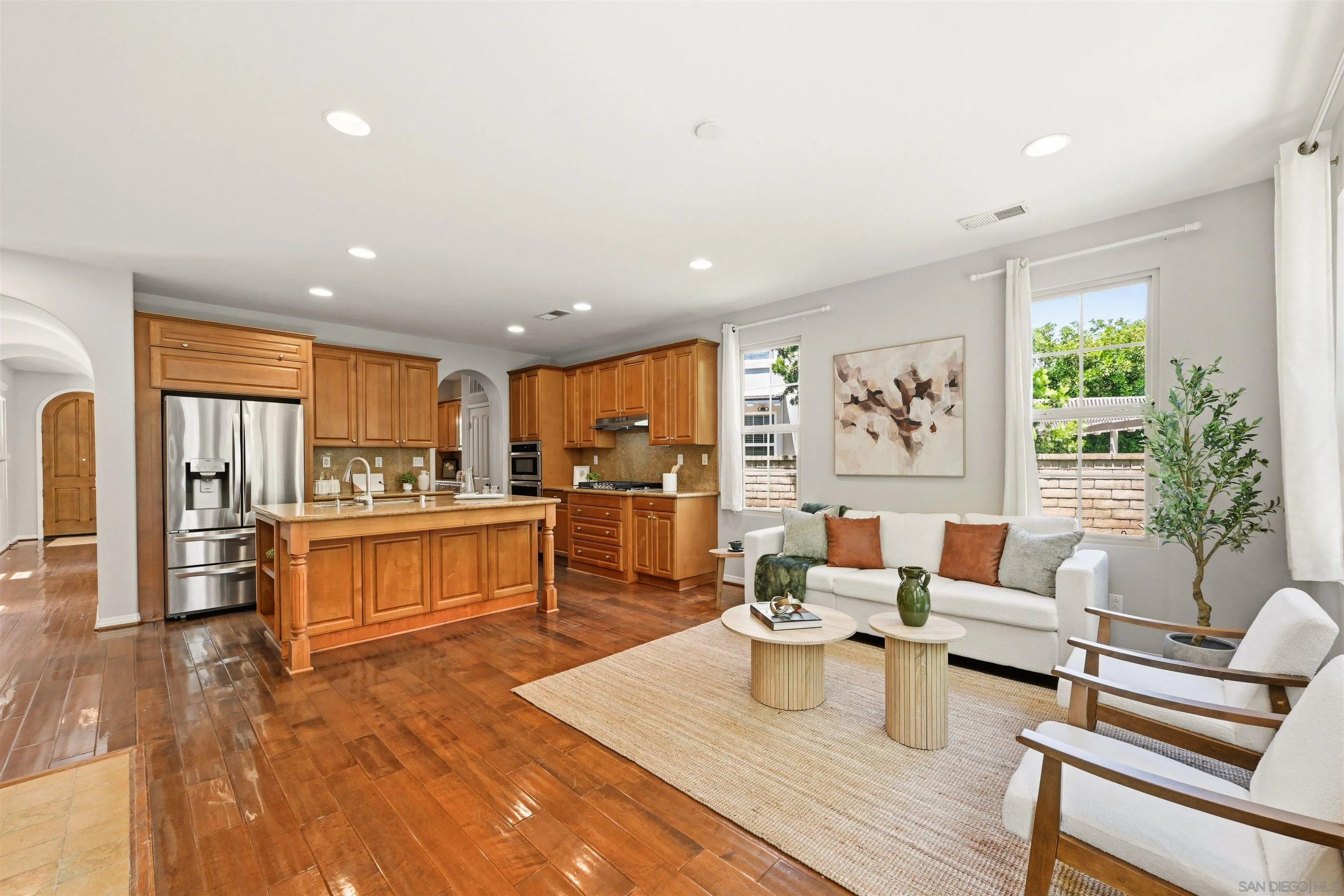 https://cdn.realtyfeed.com/cdn/127/260014013/db6477b8f8935c7e8910c3b671b54750.webp
