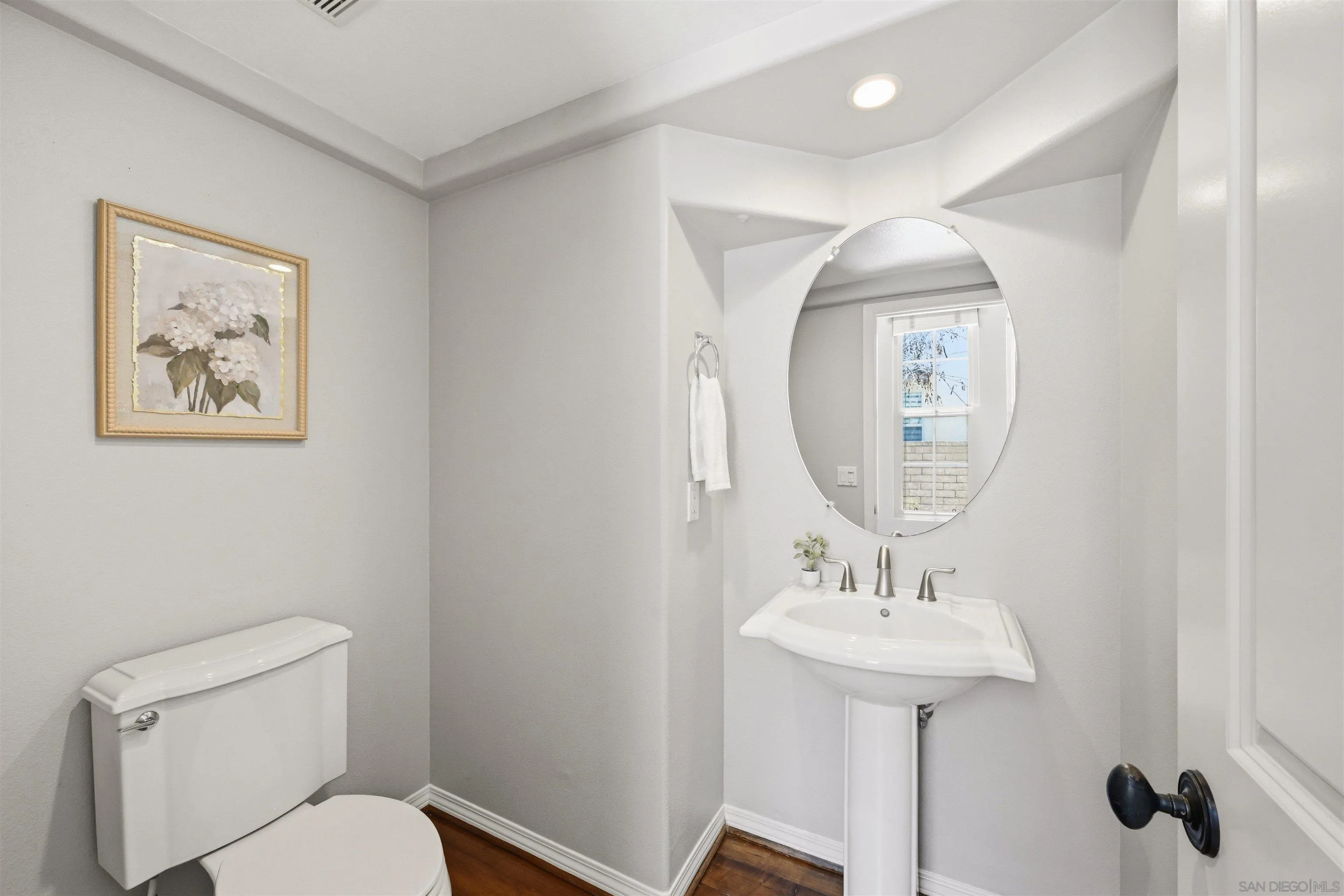 https://cdn.realtyfeed.com/cdn/127/260014013/e12d42dd53d94a5f965065baca2f82df.webp