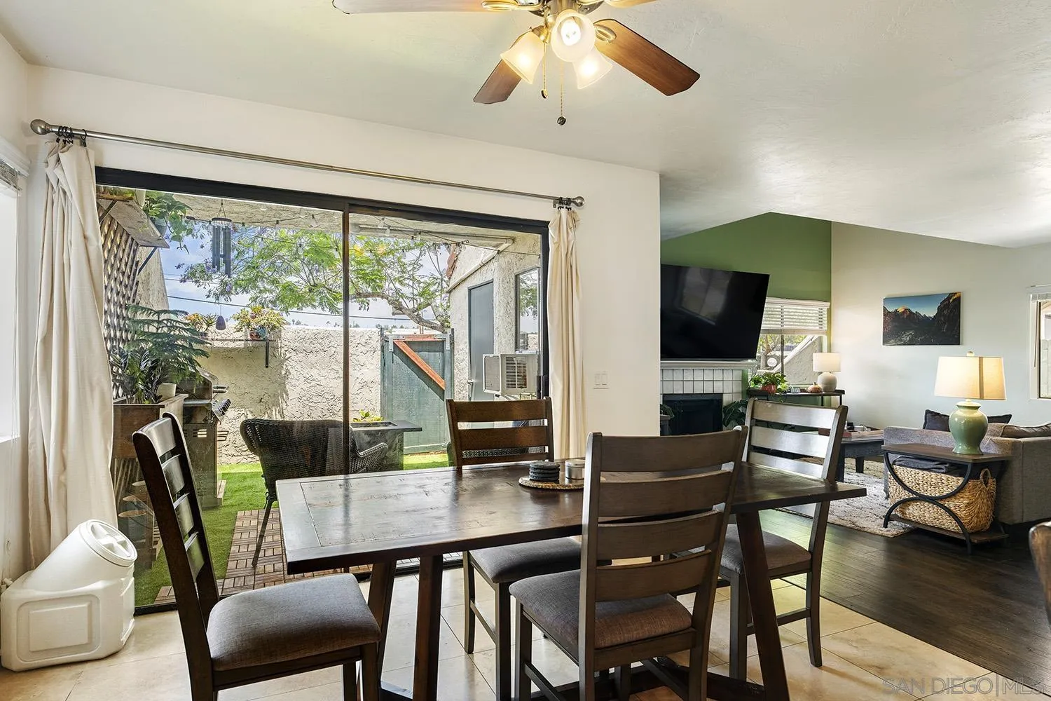 https://cdn.realtyfeed.com/cdn/127/260014015/06fe15c0af6d5c15deb231fad76aee94.webp
