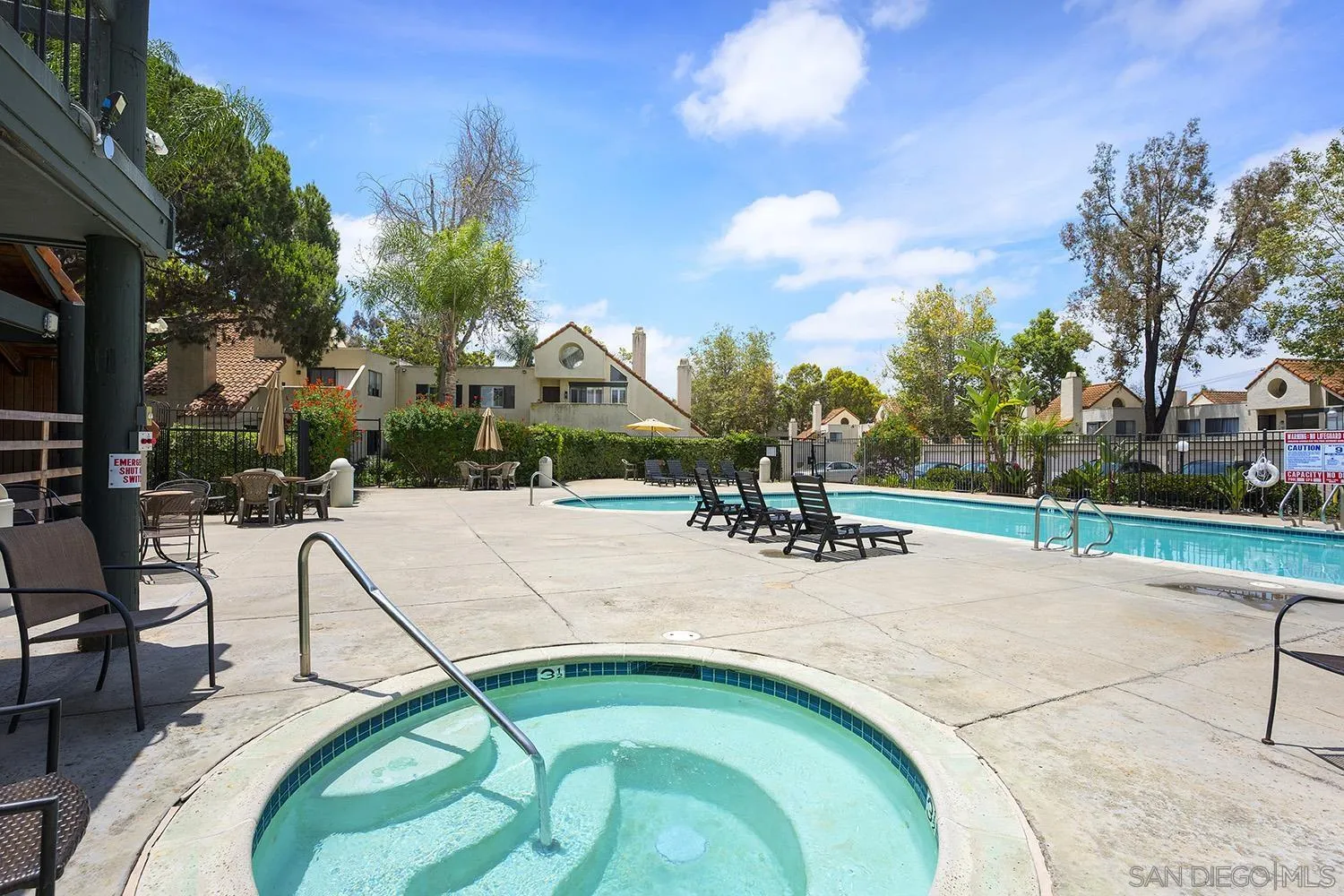 https://cdn.realtyfeed.com/cdn/127/260014015/546d6b4b68ec8ec1728099ed664cb666.webp