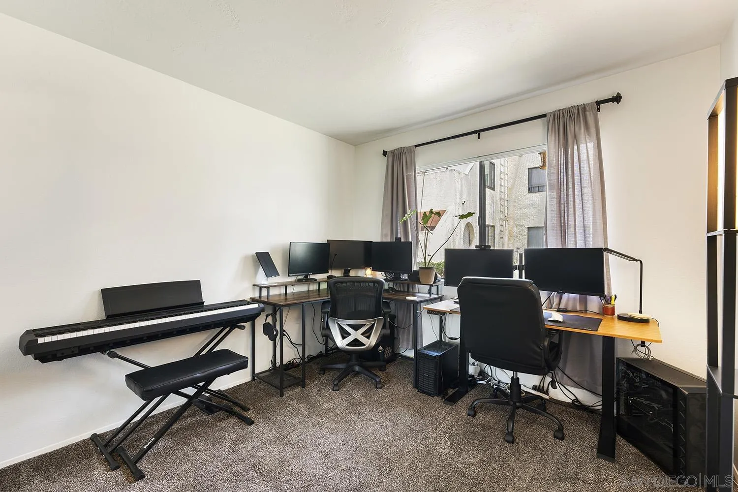 https://cdn.realtyfeed.com/cdn/127/260014015/784e08ff8414f6b3ab903a9125b0031f.webp
