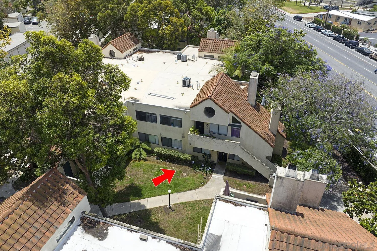 https://cdn.realtyfeed.com/cdn/127/260014015/994b814a77539e71d68de02d8ba90680.webp